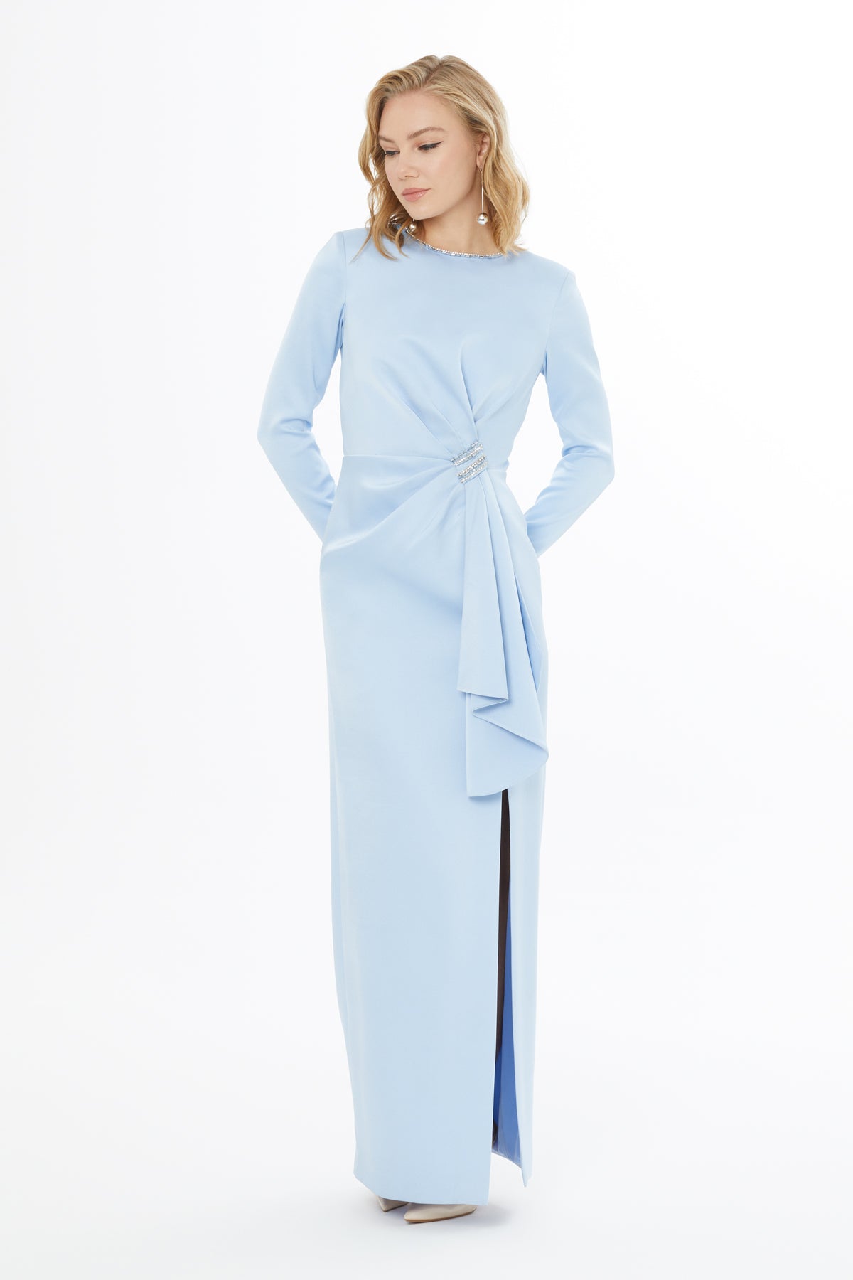 Volan Detaylı Taşlı Uzun Elbise