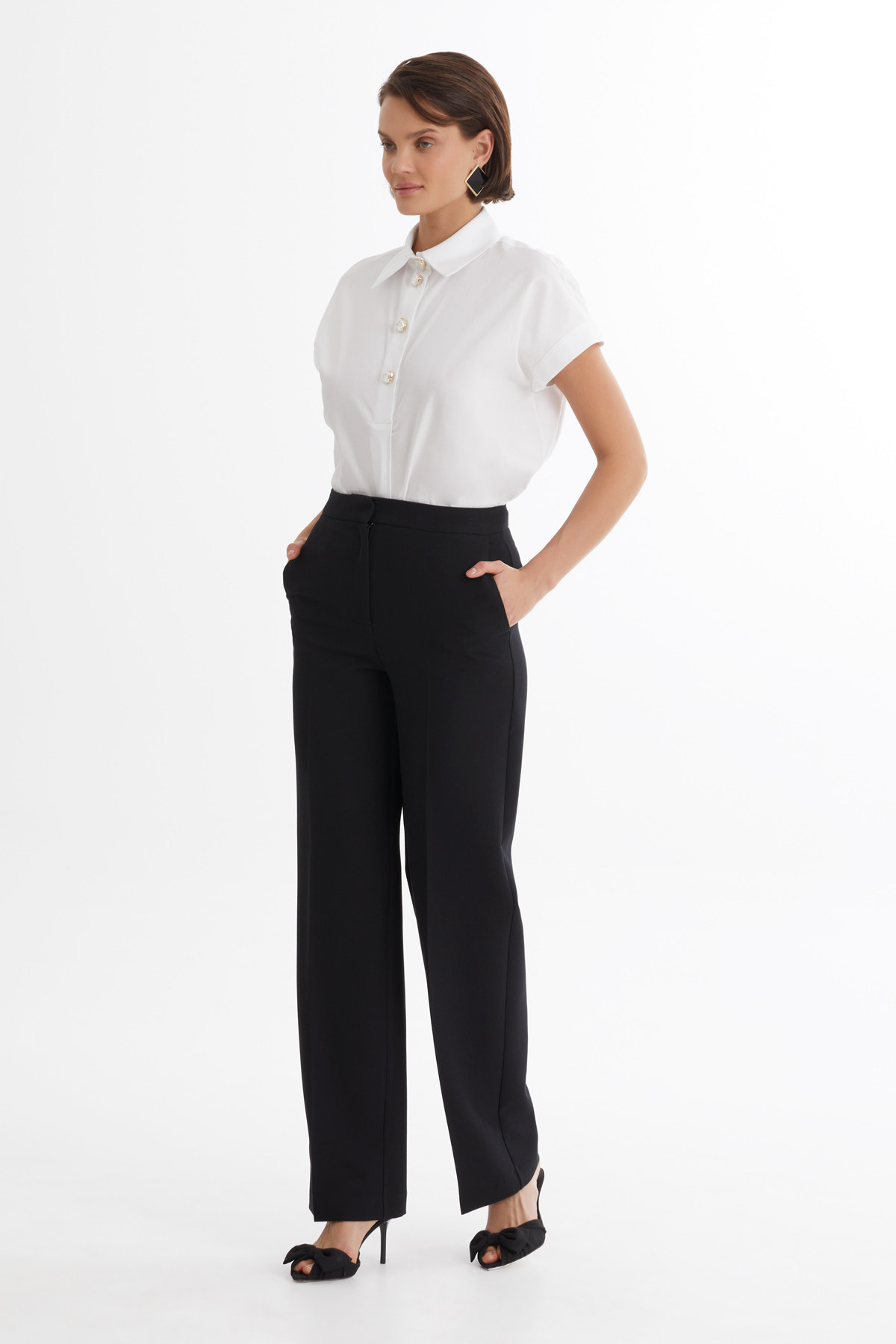 Fermuar Kapamalı Ütü İzli Siyah Pantolon