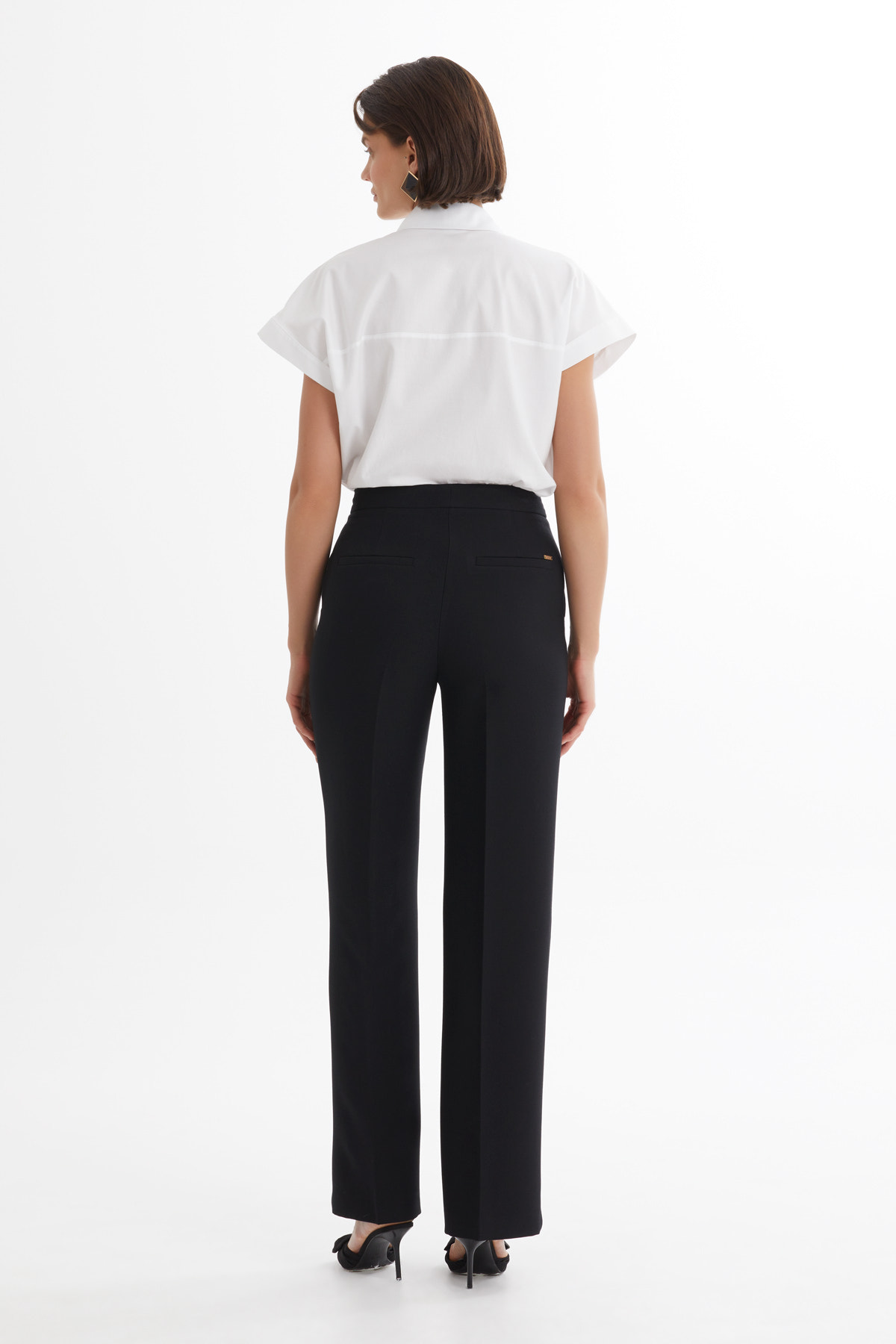 Fermuar Kapamalı Ütü İzli Siyah Pantolon