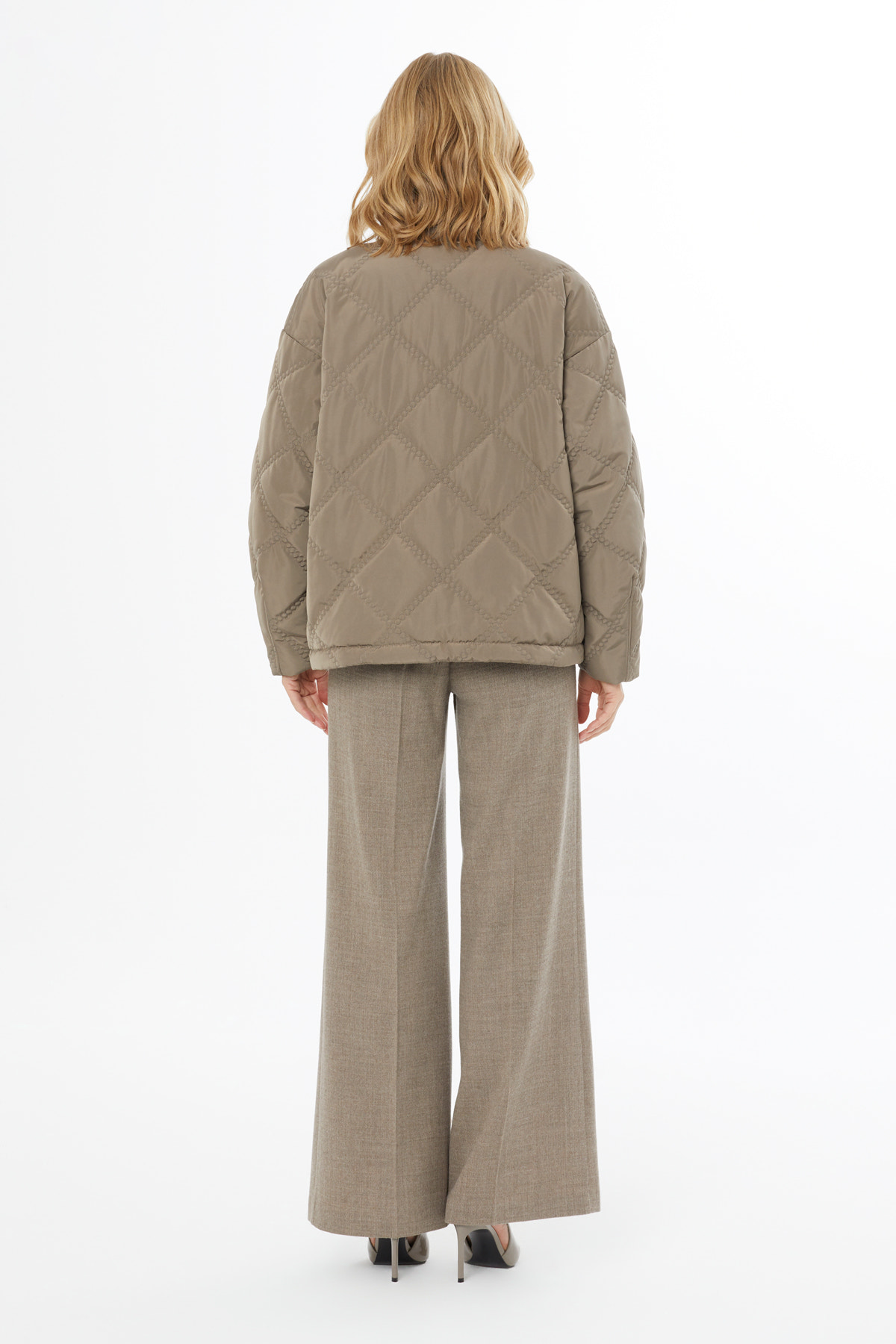 Astarlı Uzun Kollu Kapitone Mont