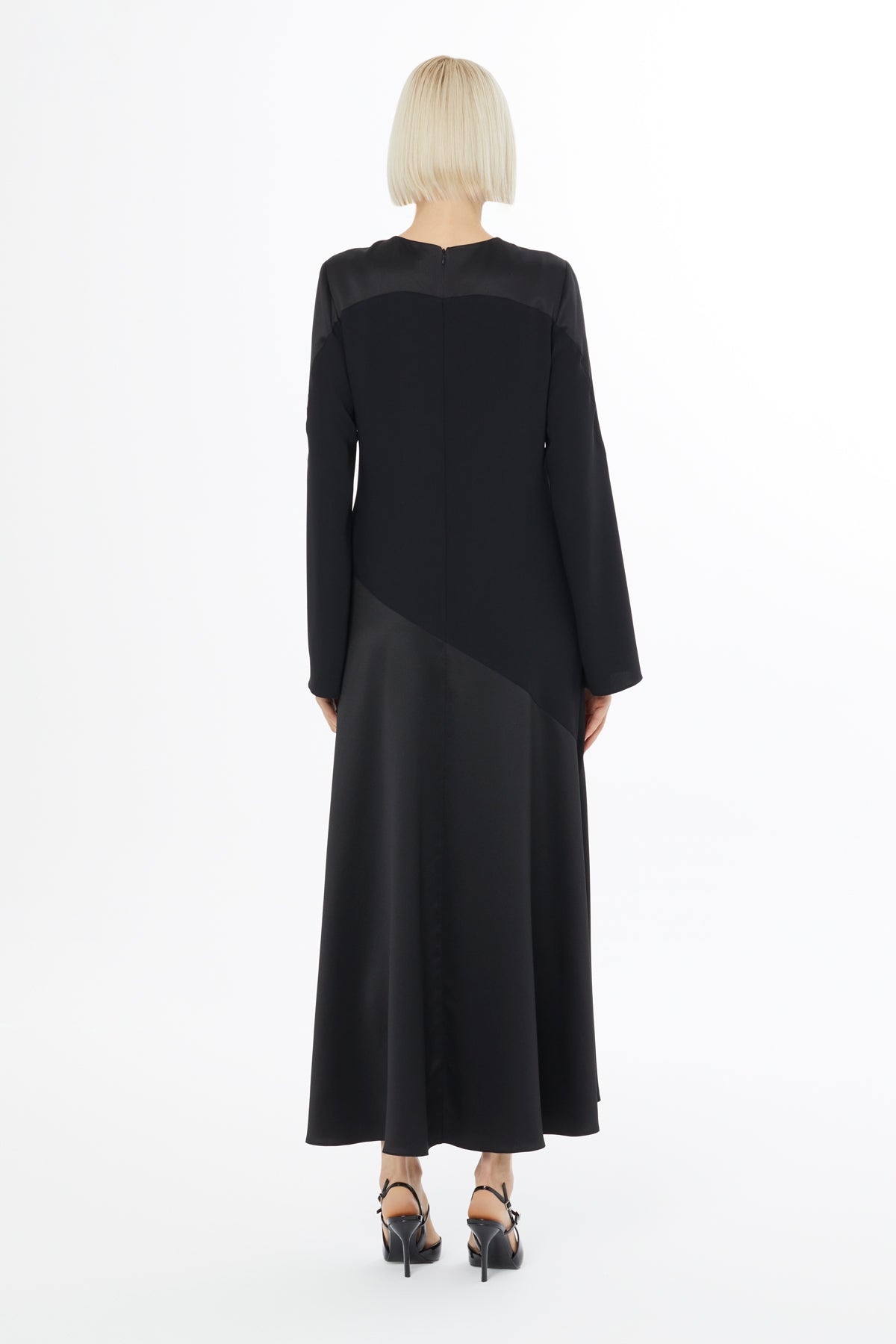 Uzun Kollu Nakış Detaylı Uzun Elbise