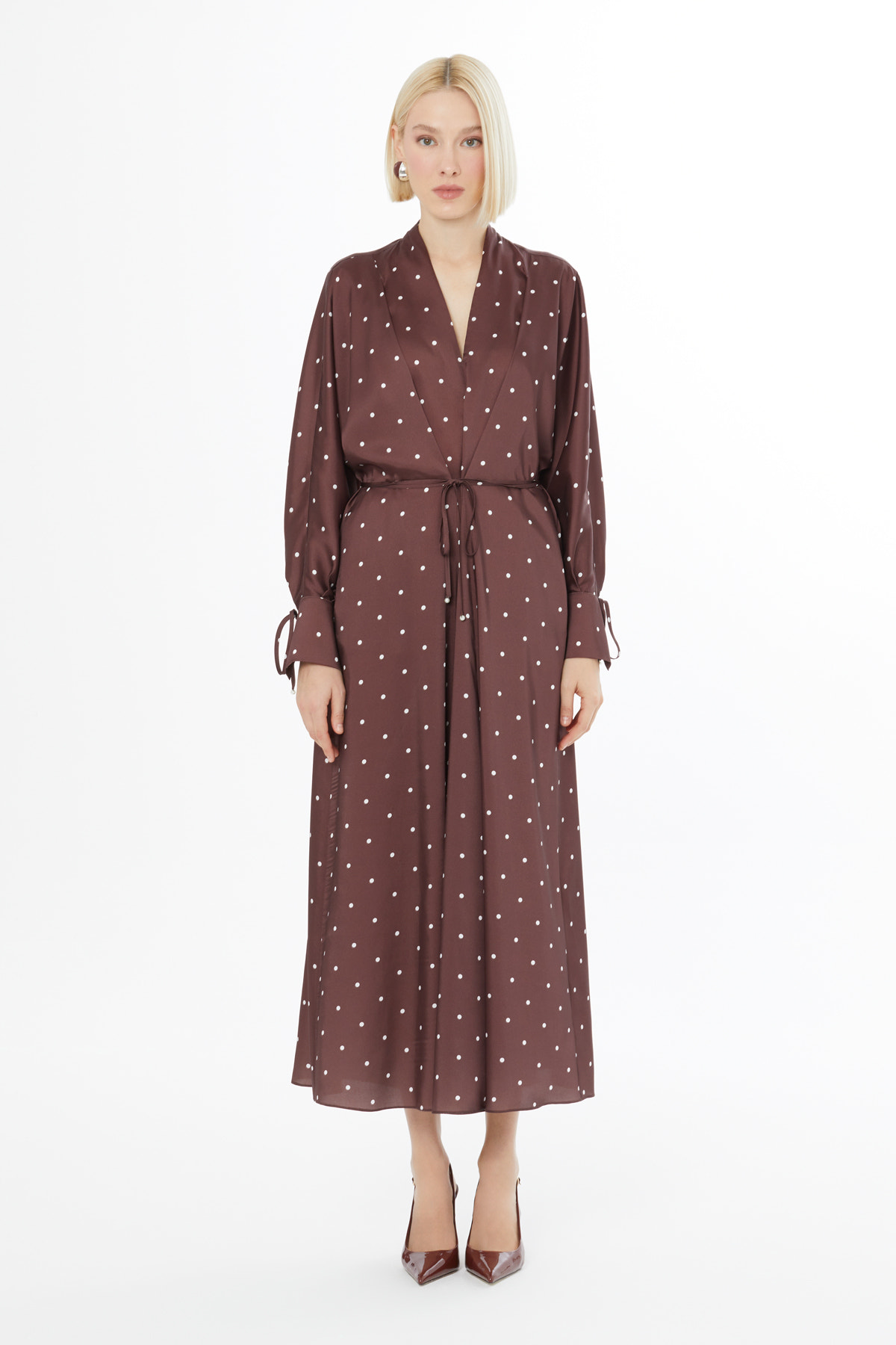 Uzun Kullu Puantiye Desenli Maxi Elbise