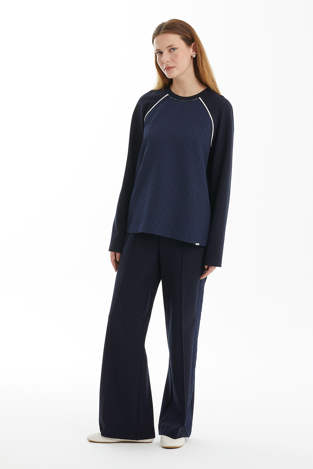 Kontrast Biye Detaylı Lacivert Sweatshirt