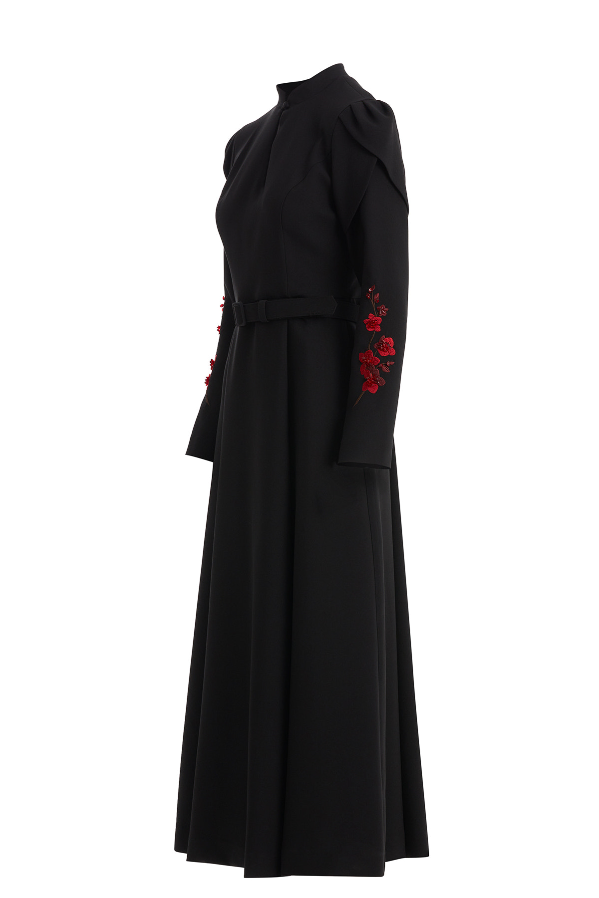 Kolları Nakış Ve İşleme Detaylı Siyah Elbise