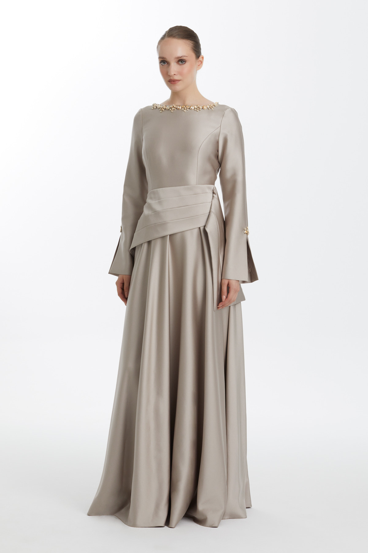 Beli Drape Detaylı Taş İşlemeli Bej Elbise