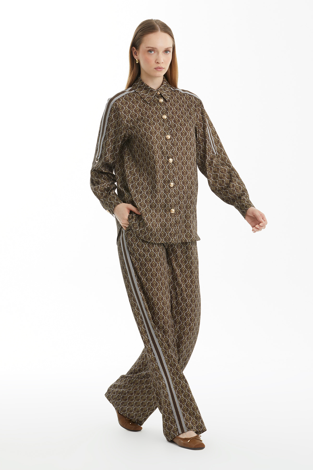 Şerit Aksesuar Detaylı Kahverengi Pijama Takımı