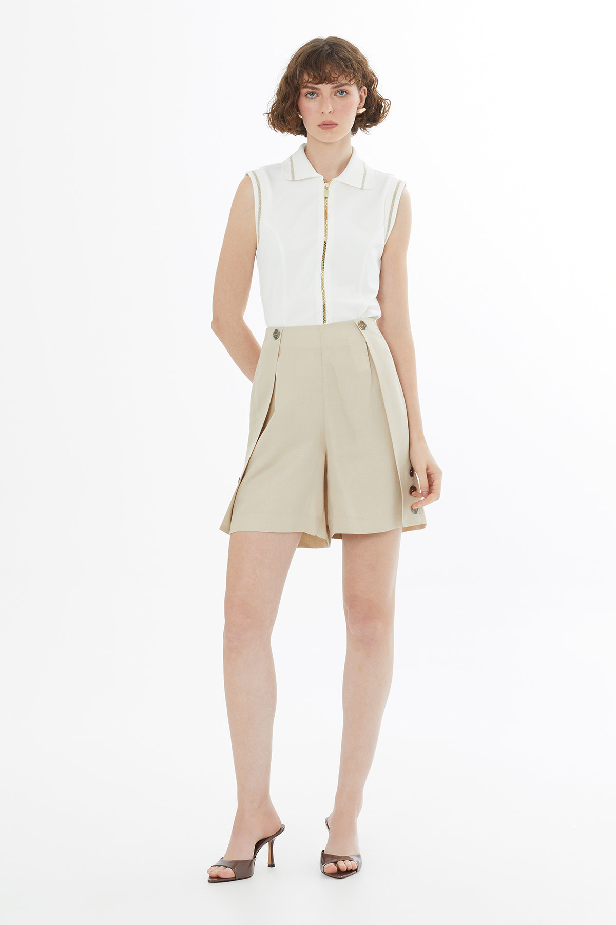 Düğme Detaylı Keten Bej Şort