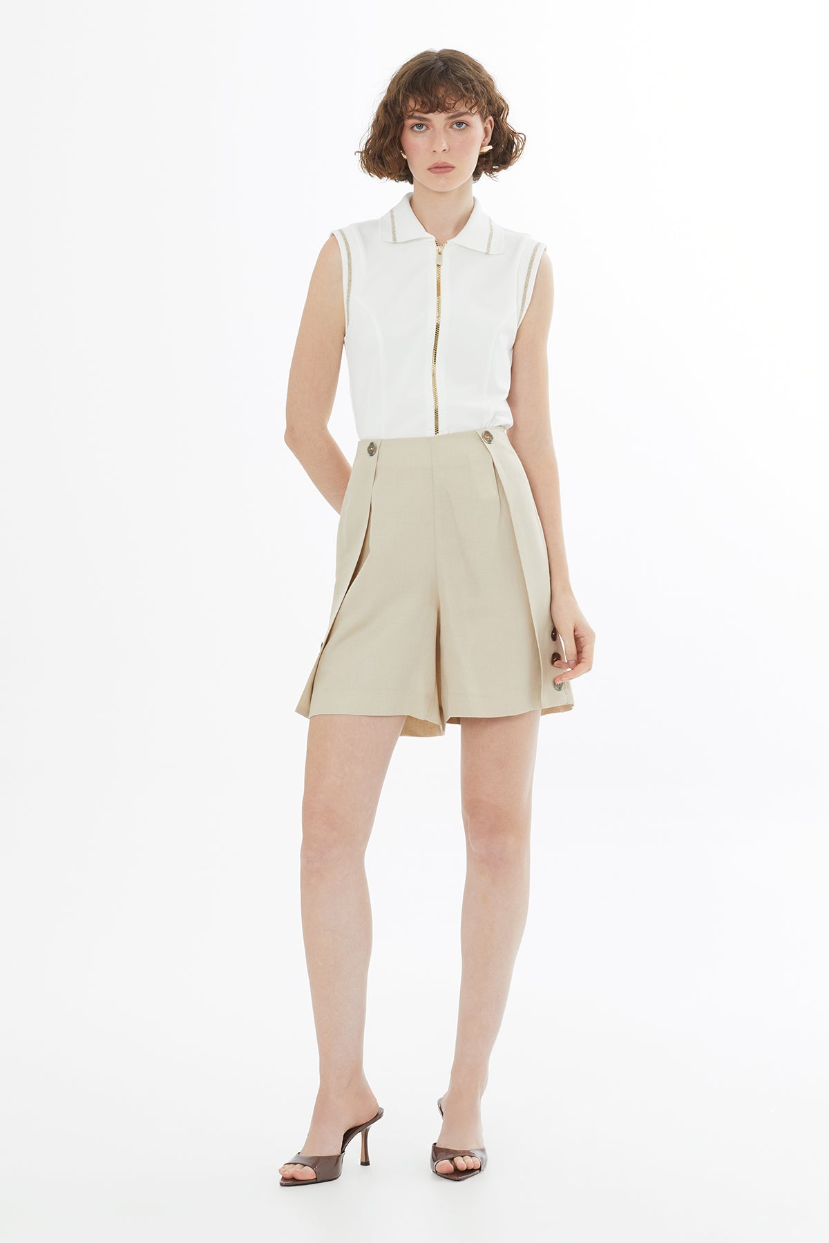 Düğme Detaylı Keten Bej Şort