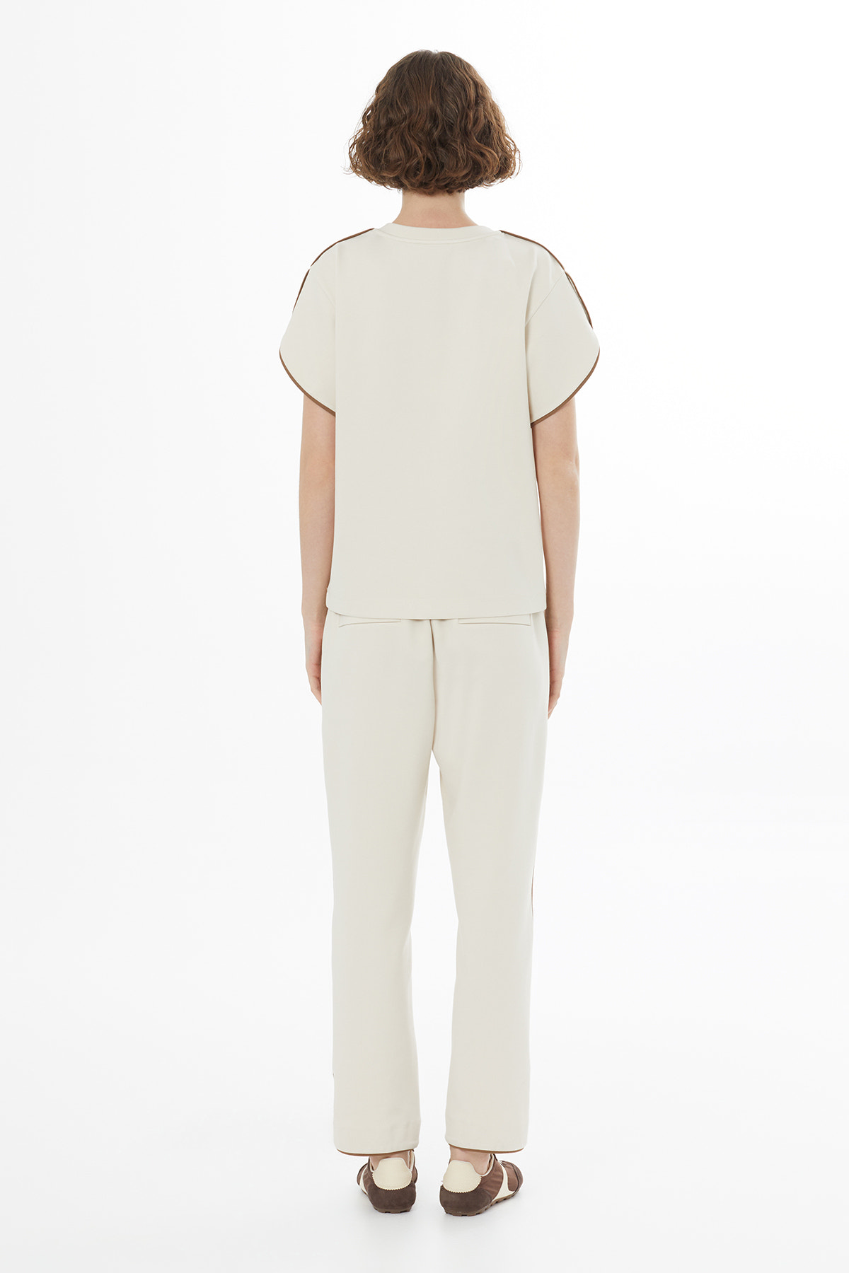 Nakış Ve İşleme Detaylı Bej T-Shirt