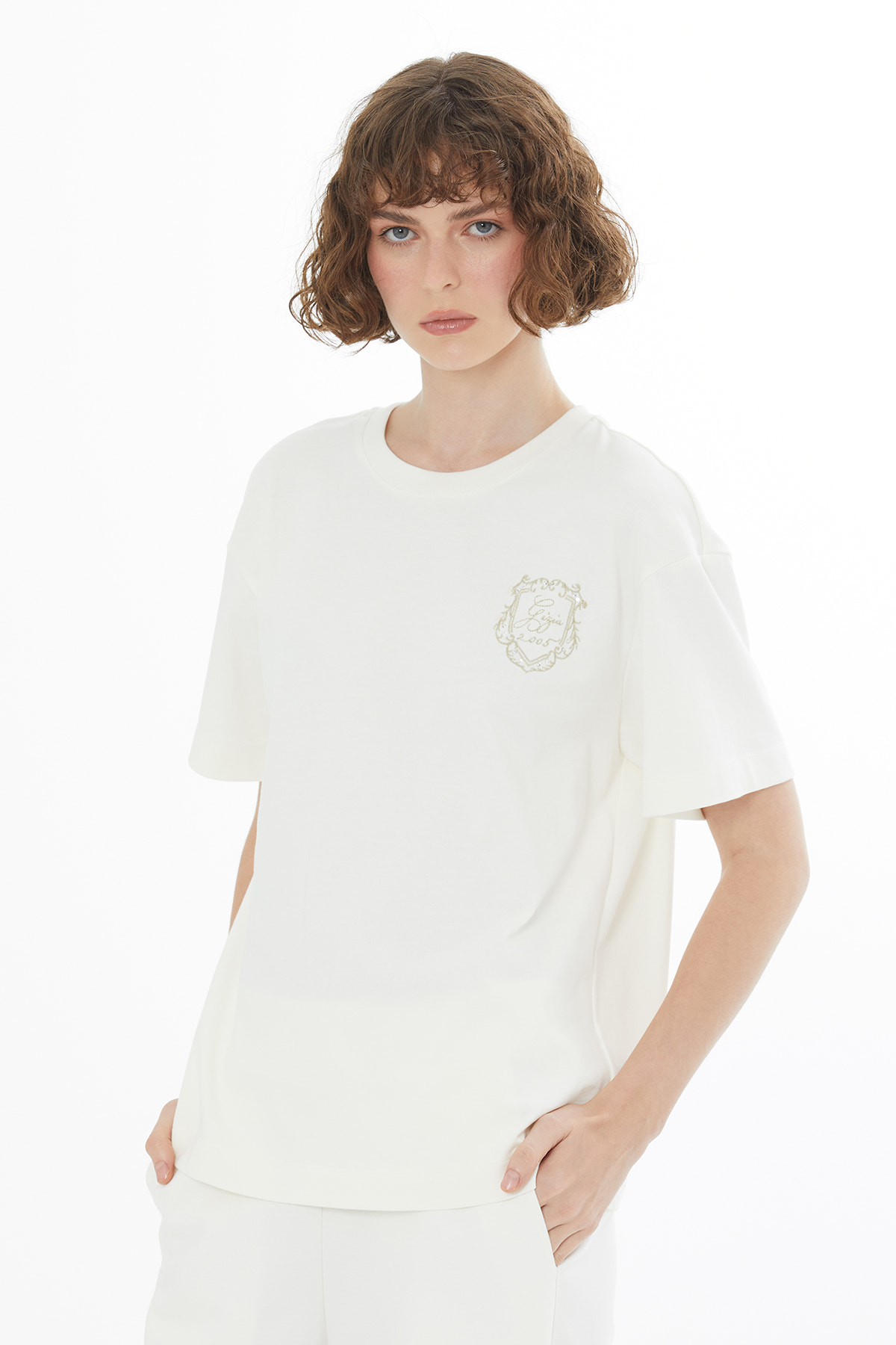 Nakış Ve Taş Yapıştırma Detaylı Ekru T-Shirt