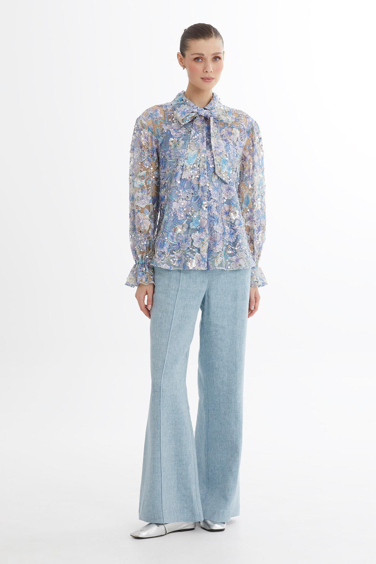 Nakış İşlemeli Payetli Mavi Gömlek