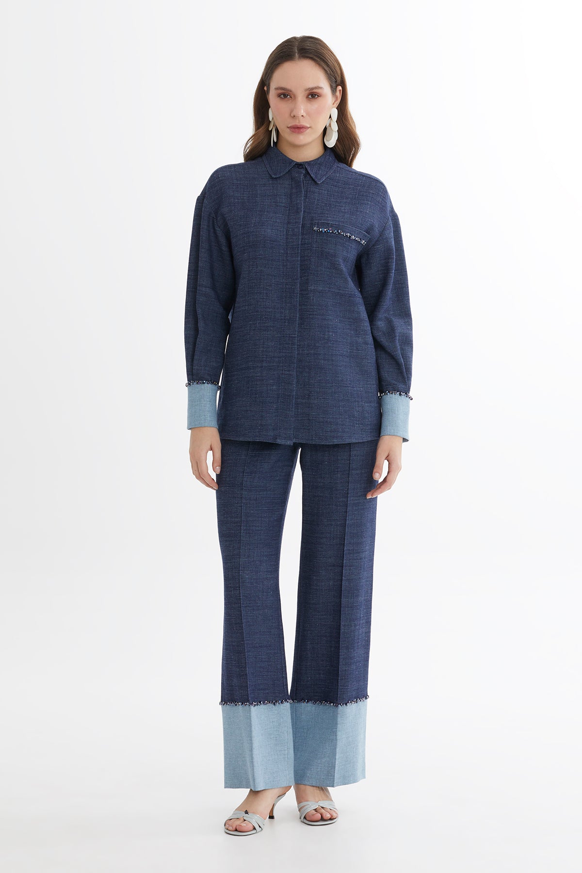 İşleme Detaylı Keten Mavi Gömlek