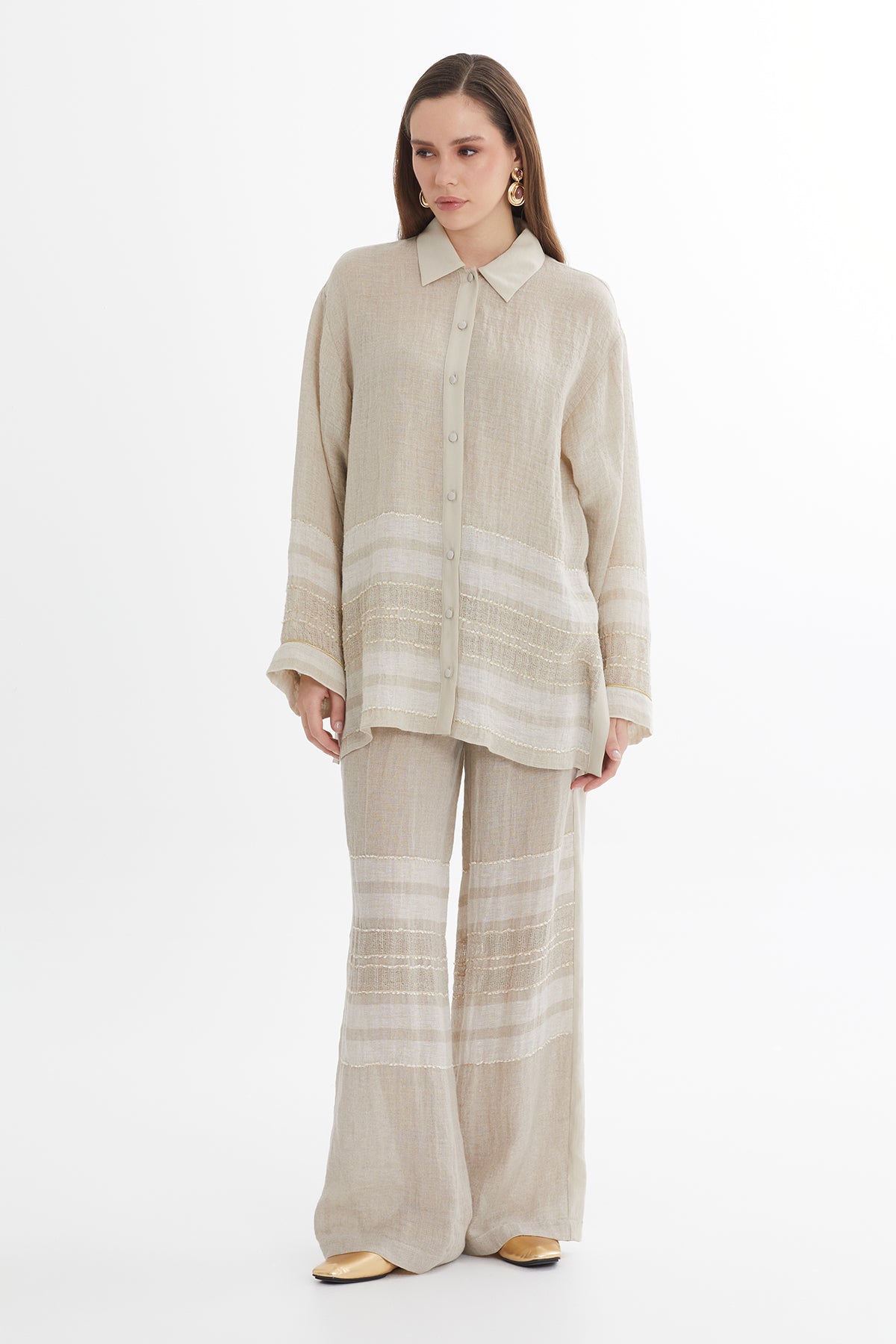 Garni Detaylı Keten Bej Gömlek