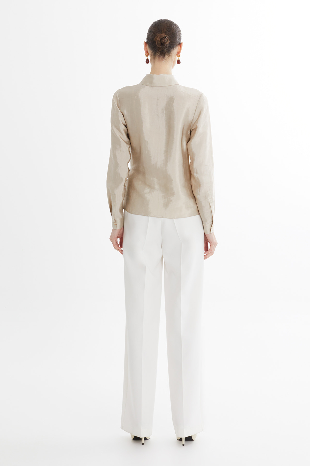 Kruvze Bağlamalı Bej Gömlek