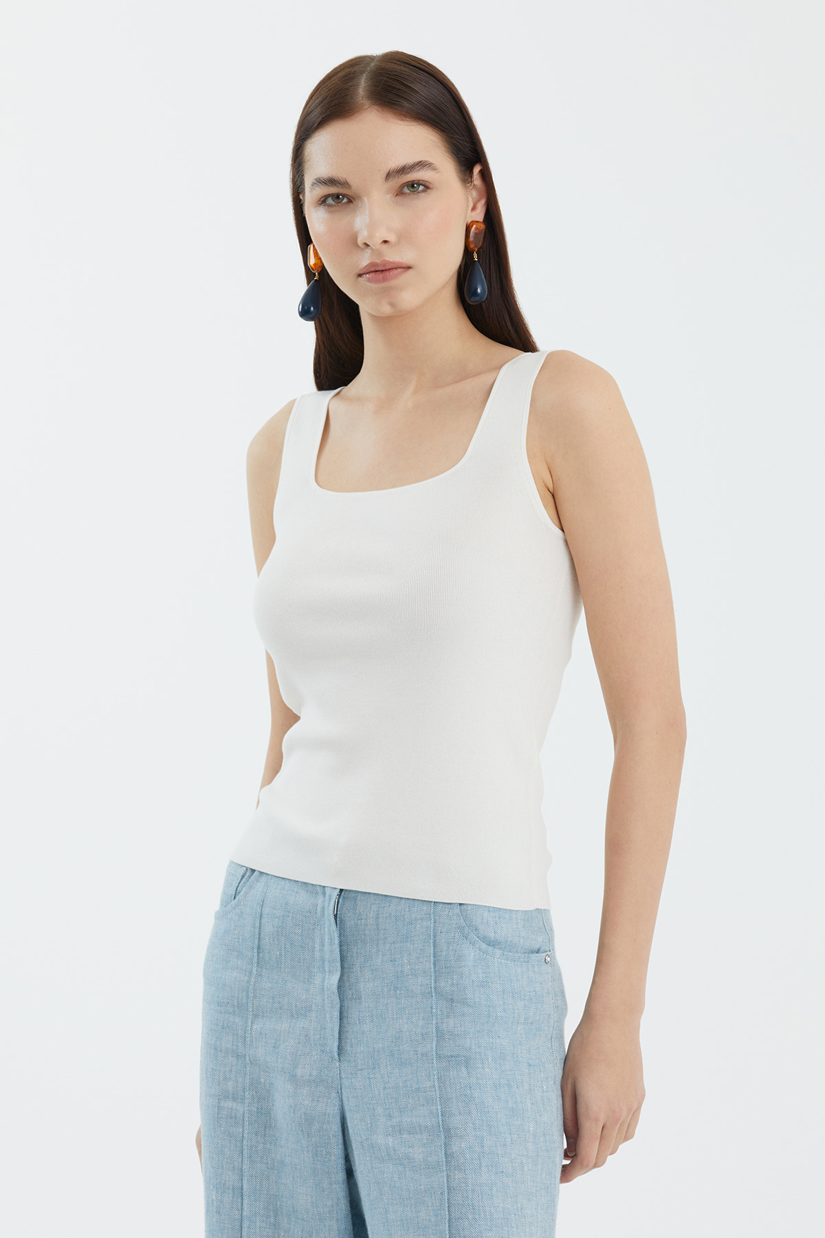 İpek Karışımlı Askılı Beyaz Triko