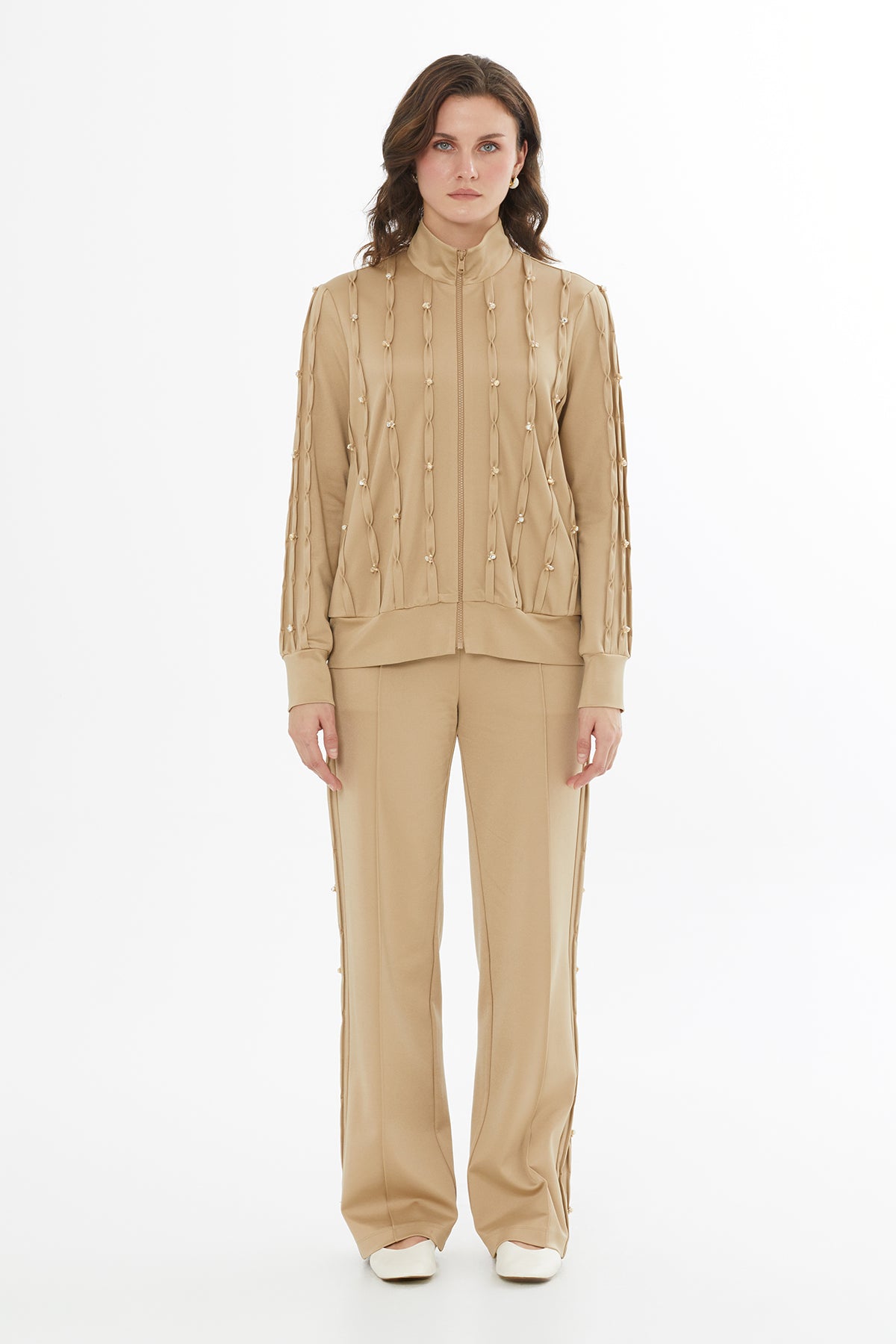 İşleme Detaylı Bej Eşofman Üstü