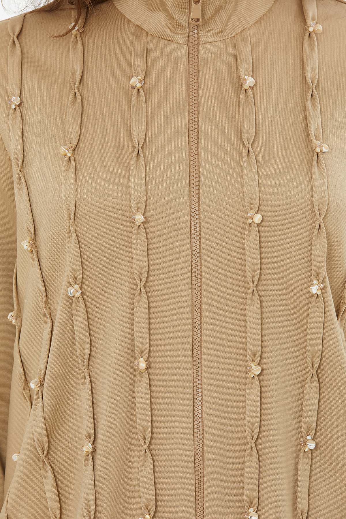 İşleme Detaylı Bej Eşofman Üstü