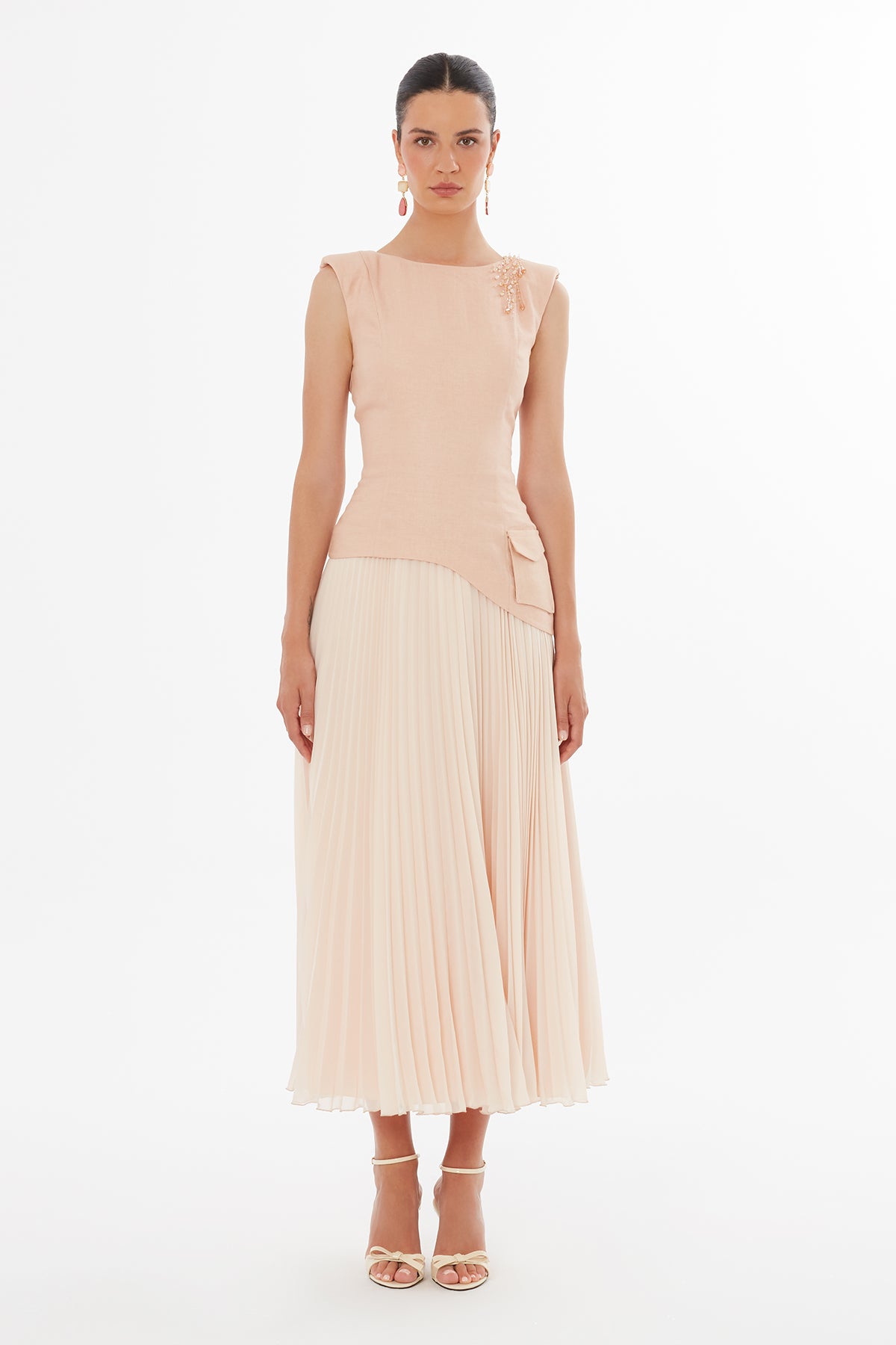 Asimetrik Boncuk İşlemeli Pembe Elbise