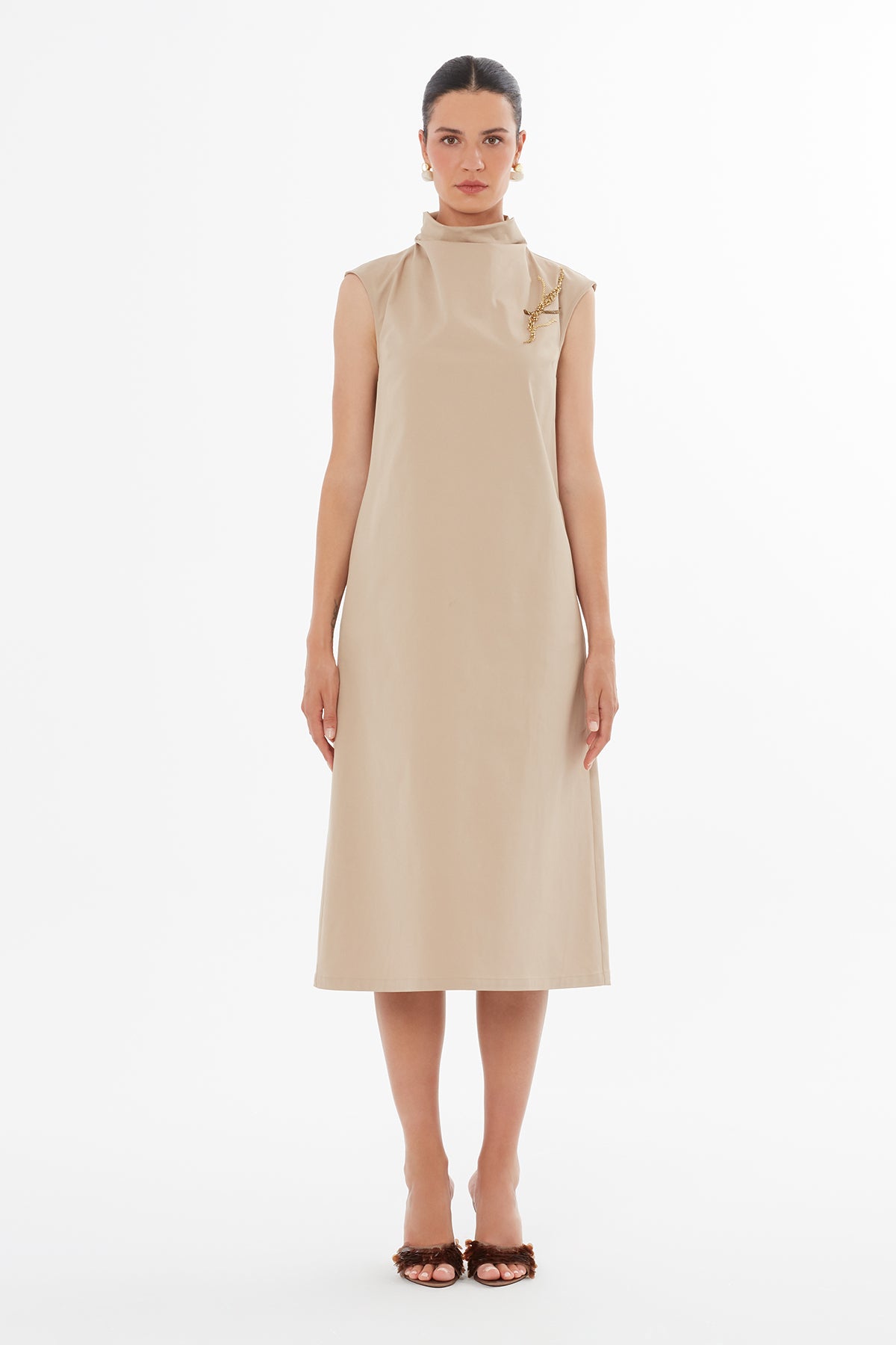 Boncuk İşlemeli Midi Bej Elbise