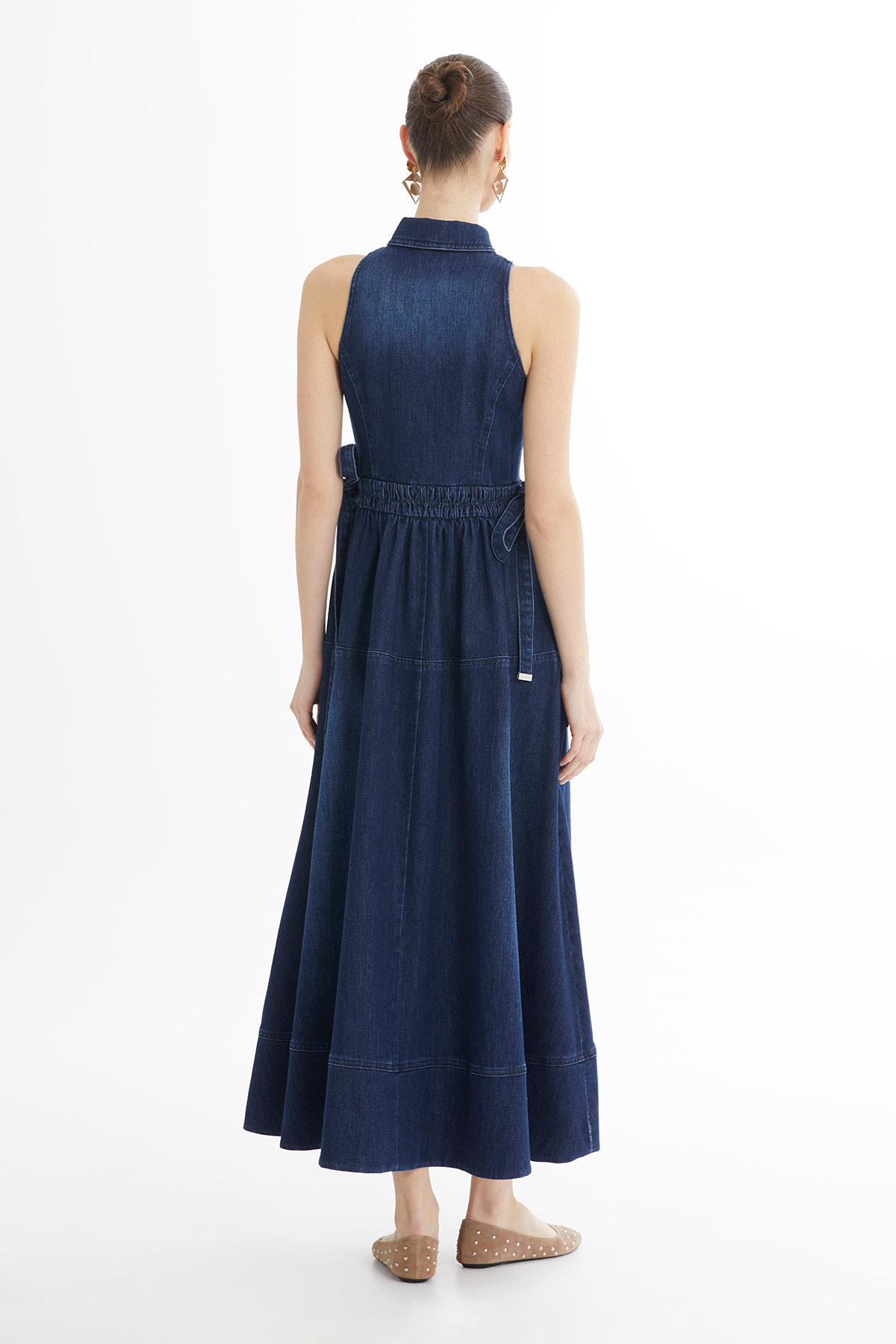 Belden Büzgülü Kolsuz Denim Midi Elbise
