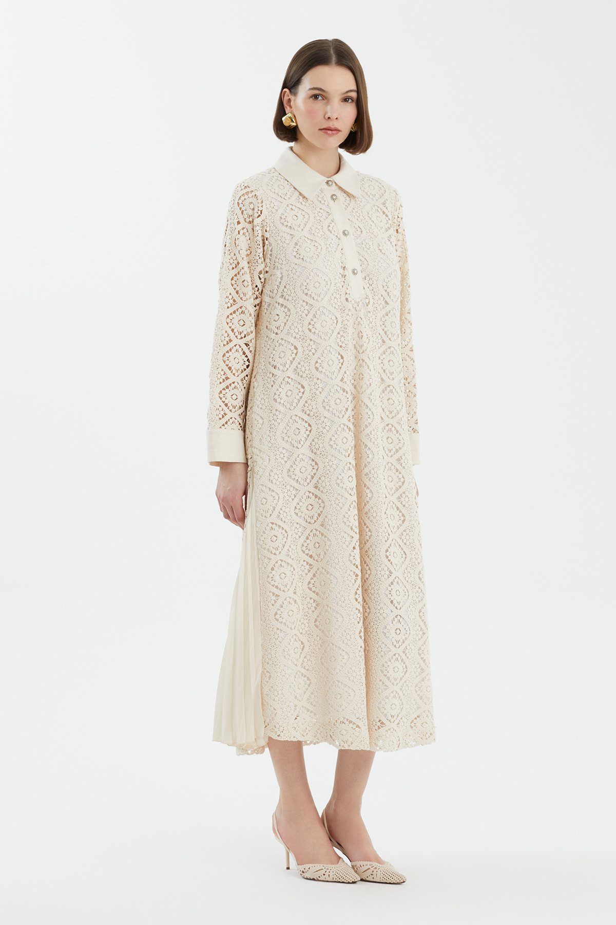 Taş Düğmeli Dantel Ekru Elbise