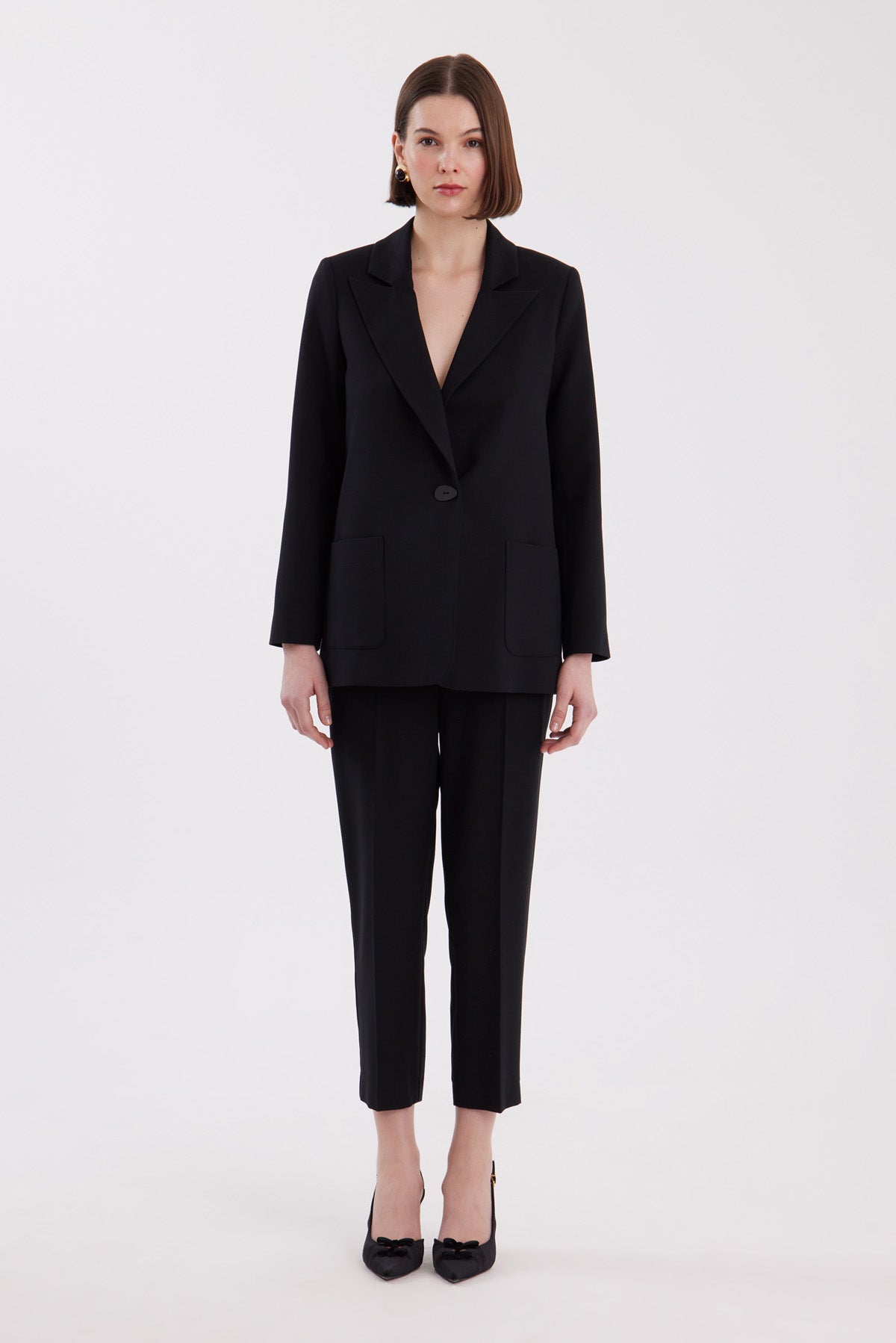 Ceket Ve Havuç Pantolonlu Siyah Takım