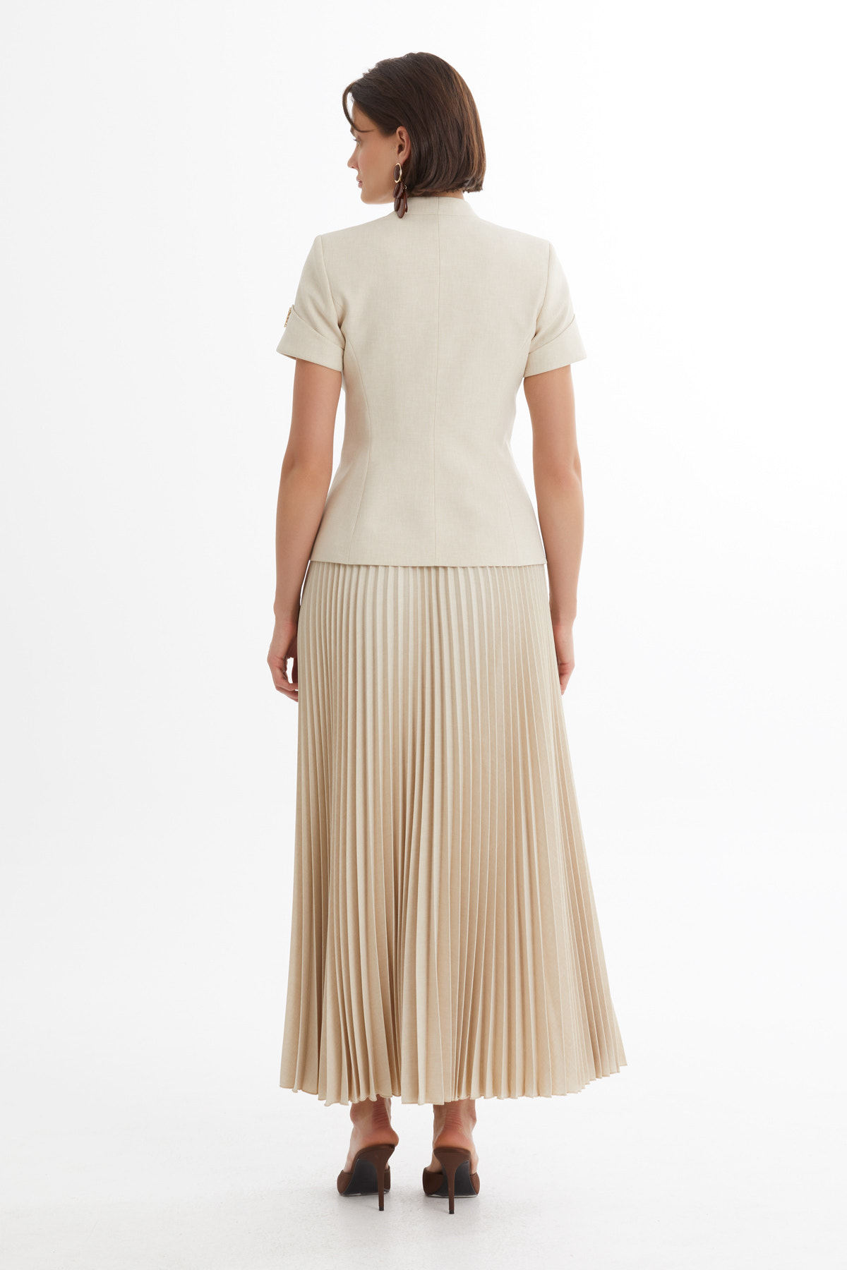 Kısa Kollu Ceket Ve Piliseli Etekli Bej Takım