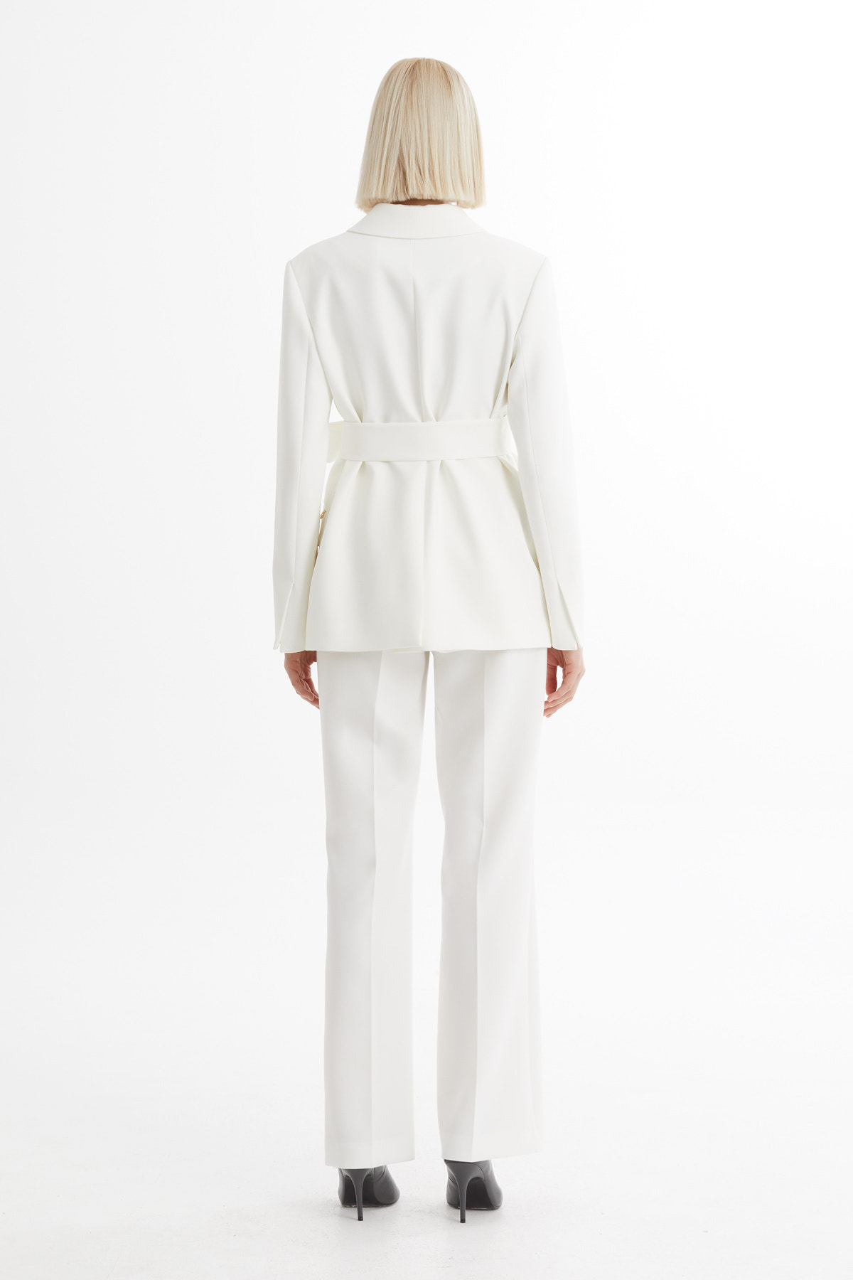 Bağlamalı Ceket Ve Pantolonlu Ekru Takım