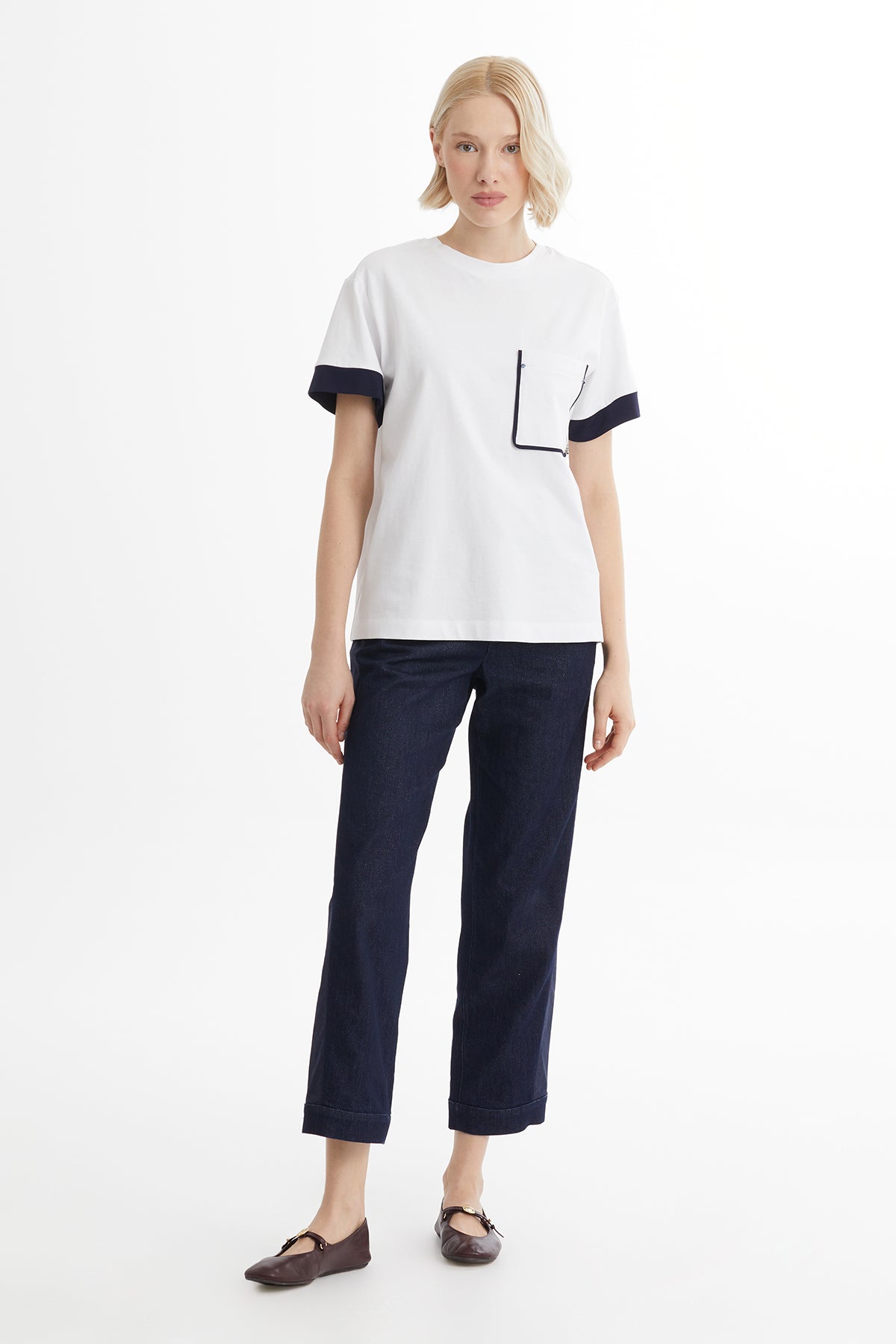 İşleme Detaylı Beyaz T-Shirt