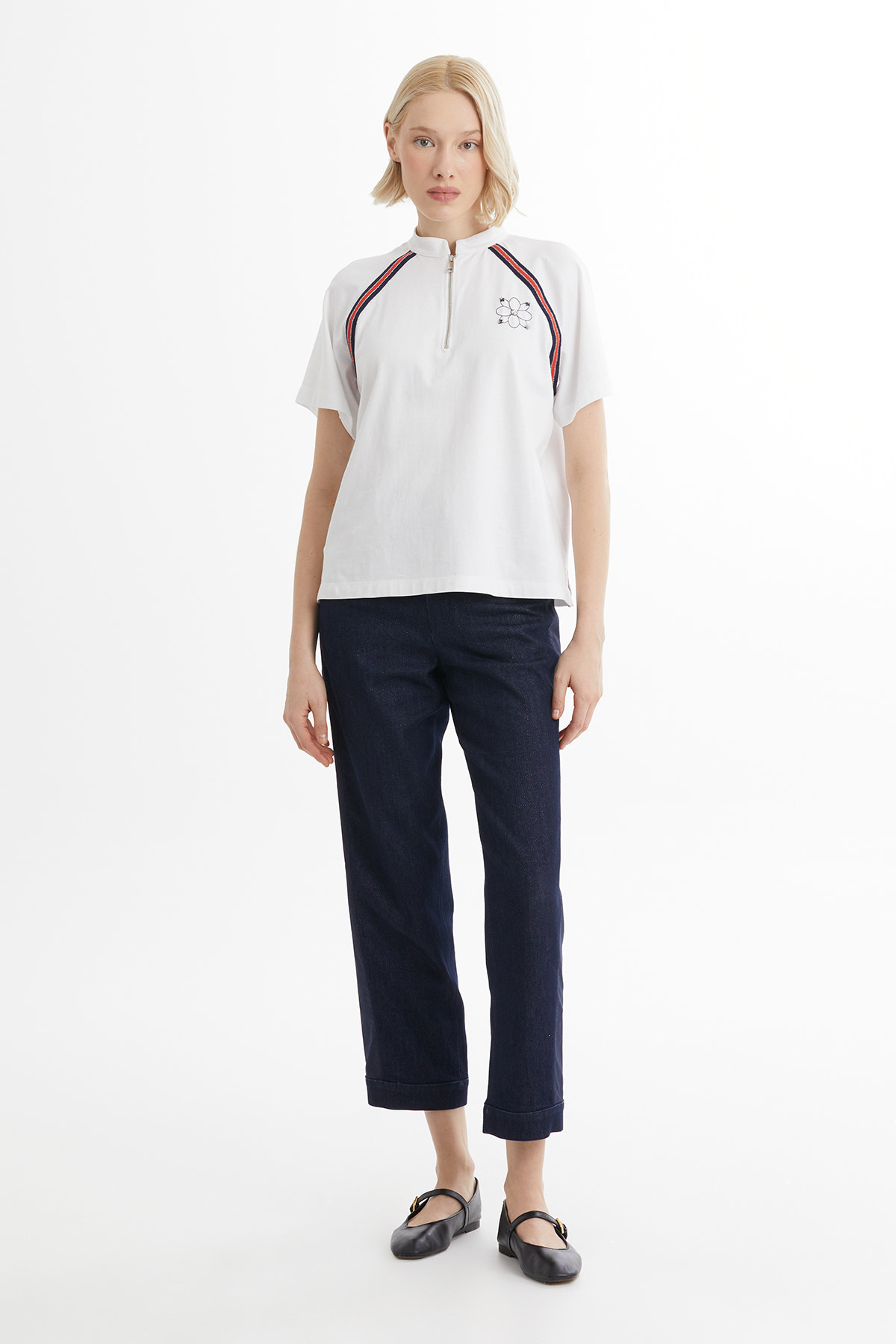 Trikolu Nakış Ve İşlemeli Fermuarlı Beyaz T-Shirt
