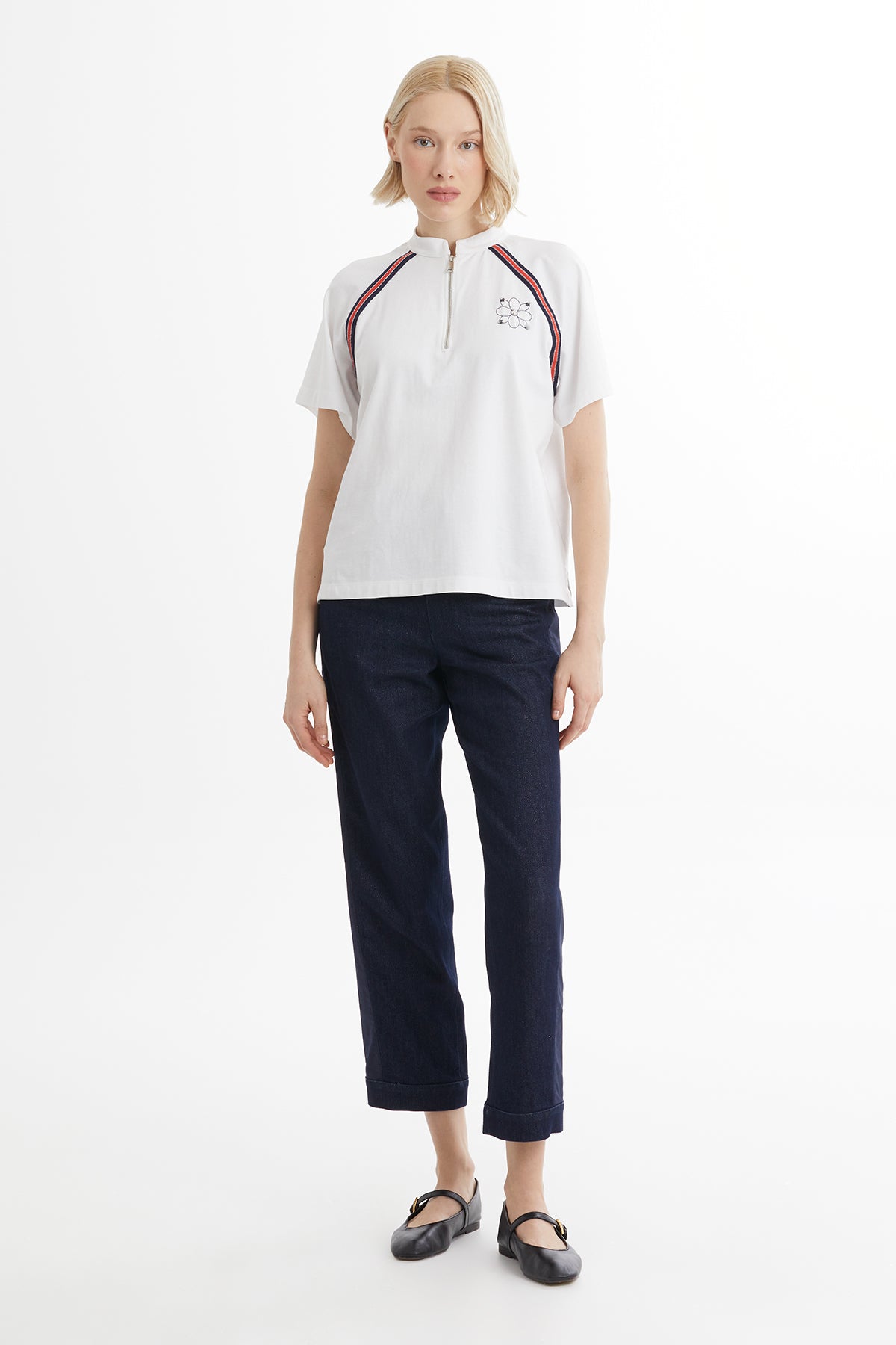 Trikolu Nakış Ve İşlemeli Fermuarlı Beyaz T-Shirt