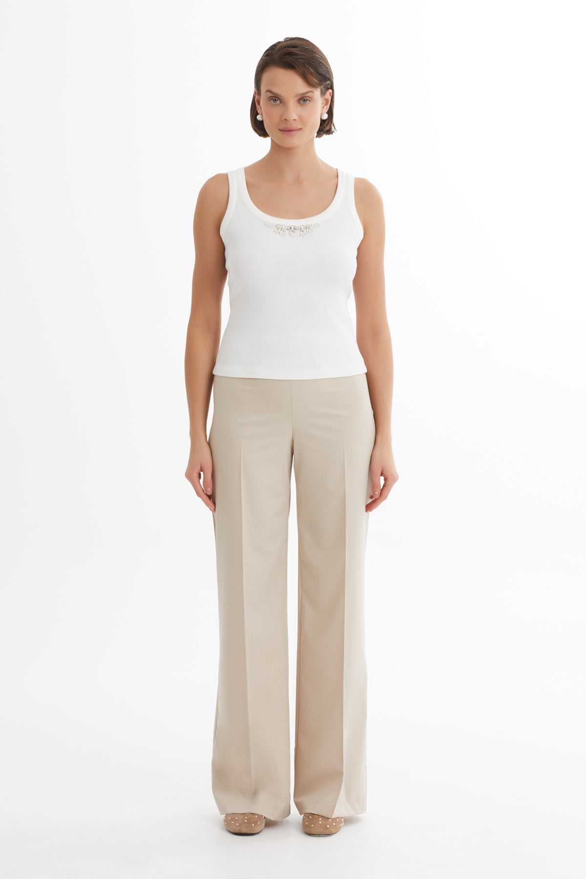 Askılı İşlemeli Ekru Atlet