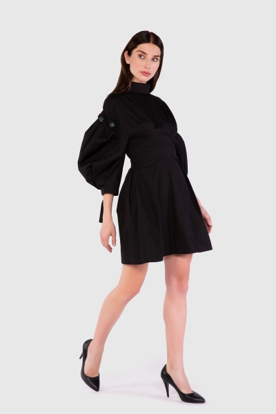 Gizia İşleme Detaylı Hacimli Kollu Mini Siyah Elbise. 2
