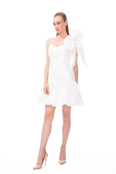 Gizia One-Shoulder Bow Balloon Skirt Lace Mini White Dress. 1