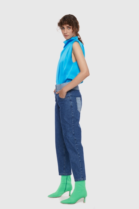 Gizia Belt and Pocket Detailed Comfortable Fit Navy Blue Washed Jeans. 2
