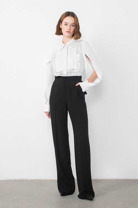 Gizia Black Wide Leg Trousers with Flap Pockets on the Back. 1