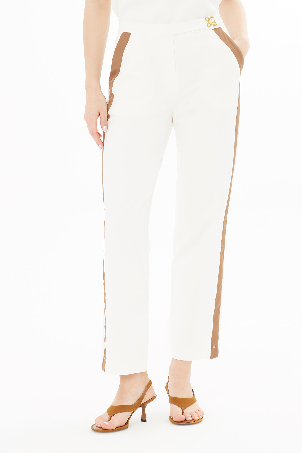 Nakış Detaylı Bantlı Eşofman Altı