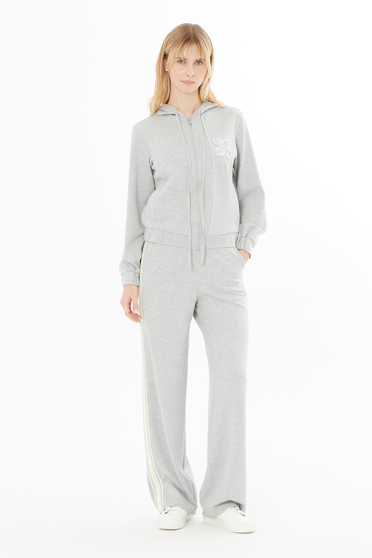 Kapüşonlu Nakışlı Ceket