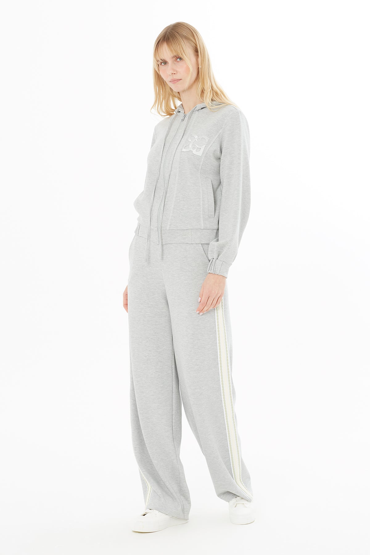 Kapüşonlu Nakışlı Ceket