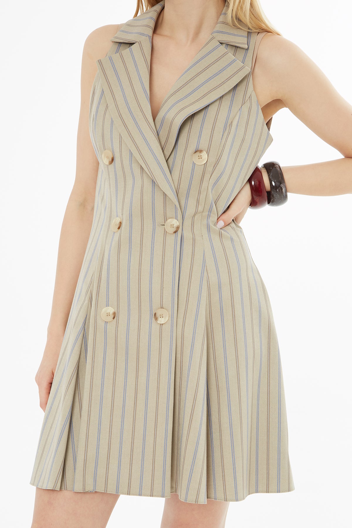 Geniş Yakalı Çizgili Kısa Elbise