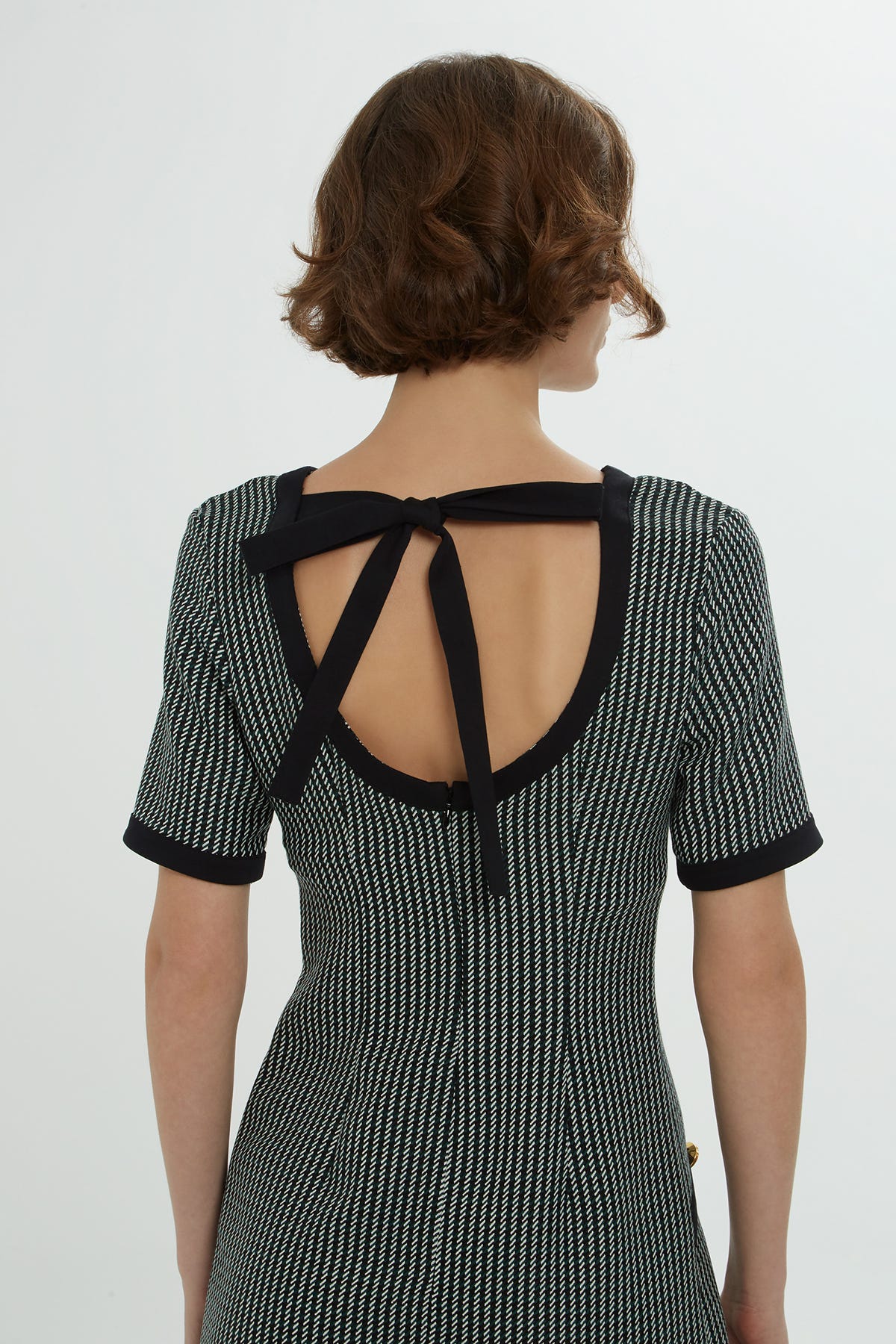 Kısa Kollu Çizgili Diz Üstü Mini Elbise