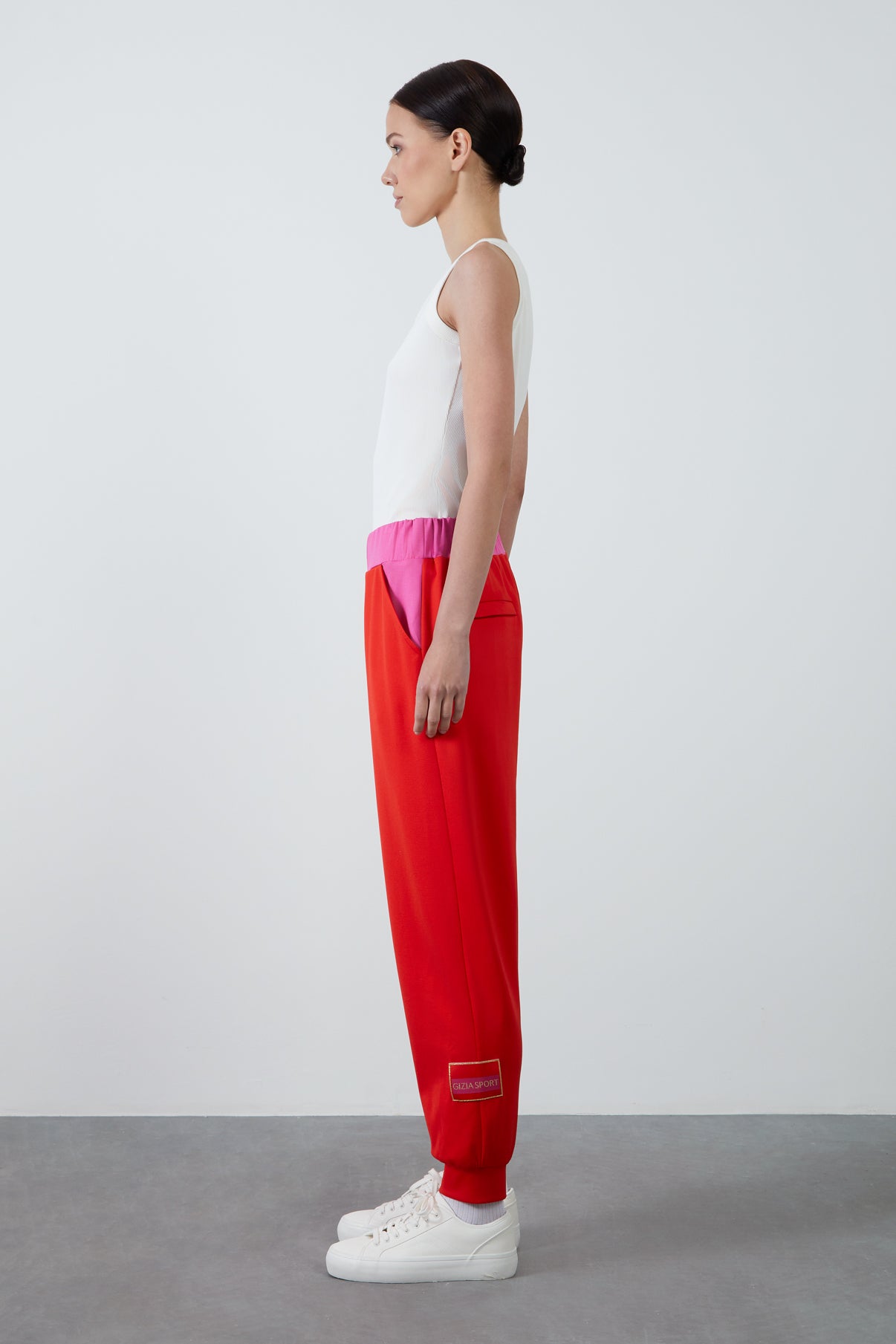 Paçası Etiket Detaylı Kontrast Renkli Pembe Eşofman