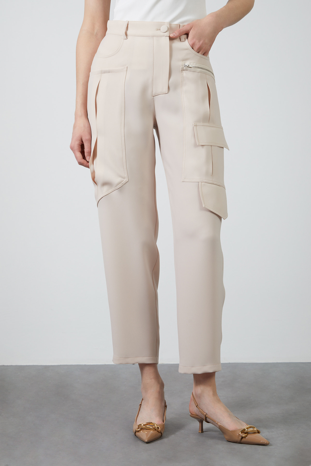 Kargo Cep Detaylı Bej Pantolon