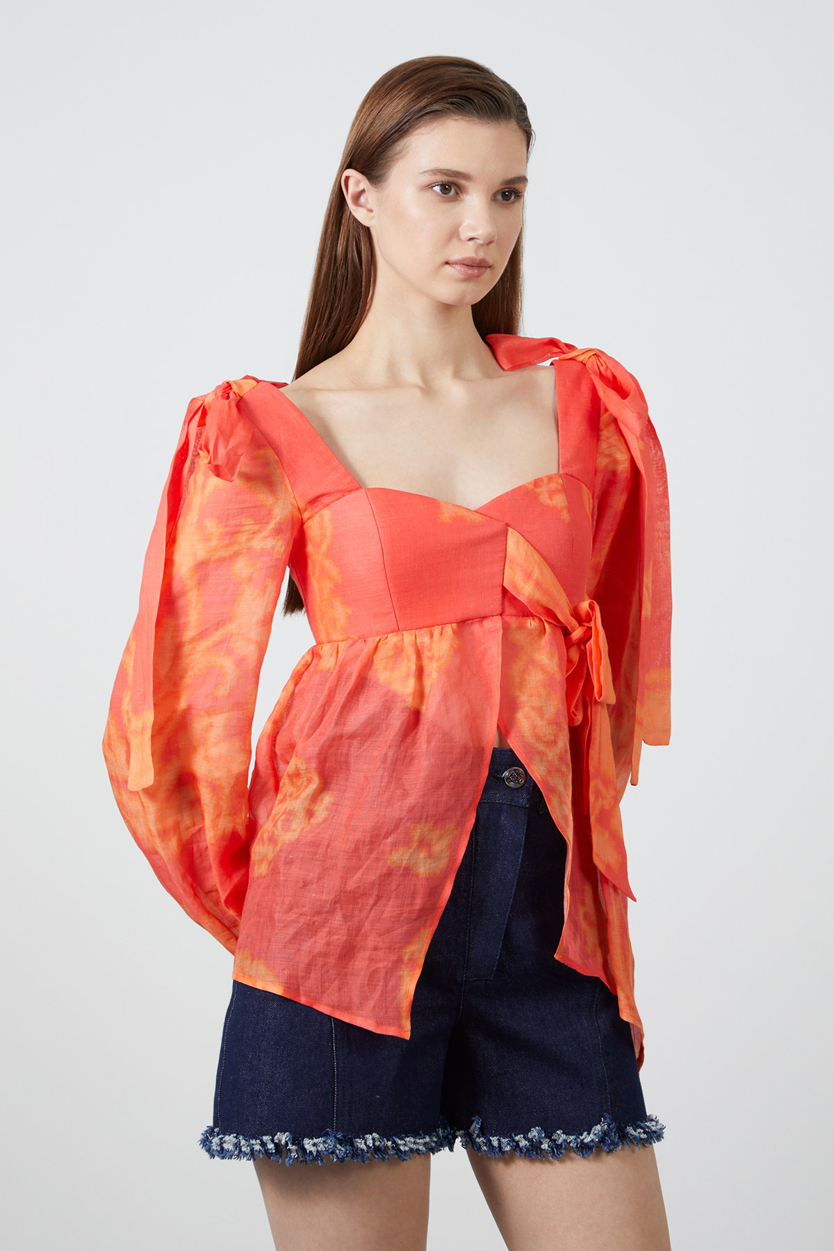 Fiyonk Detaylı Mercan Renk Bluz