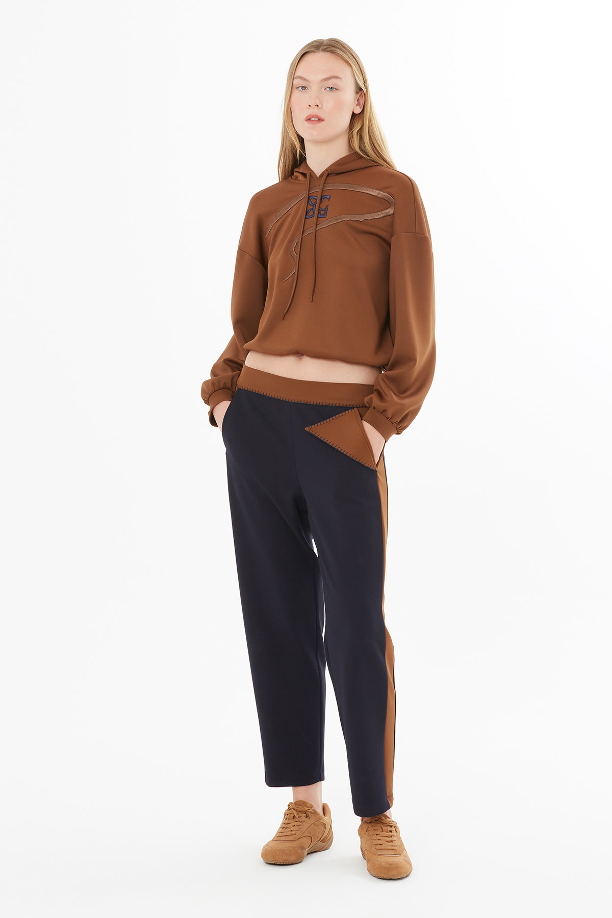 Çoban Dikiş Detaylı Asimetrik Eşofman Altı