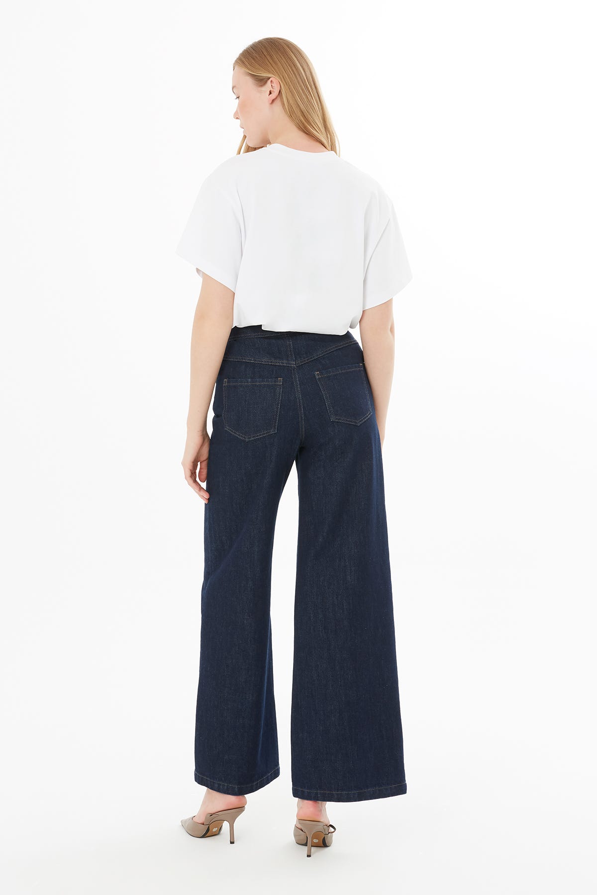 Nakış Detaylı Bol Paça Jean Pantolon