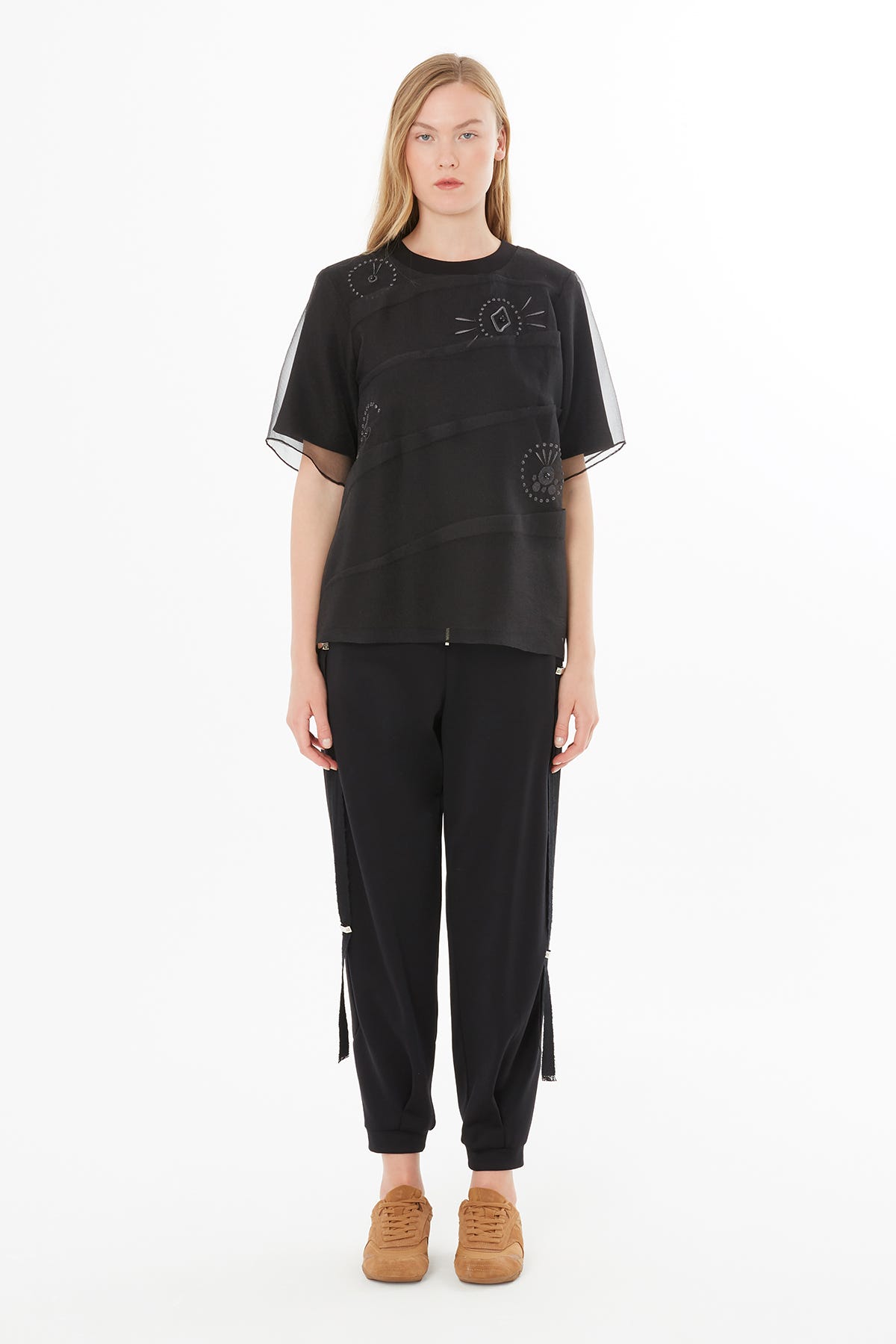 Transparan Detaylı Nakışlı İşlemeli  Bluz