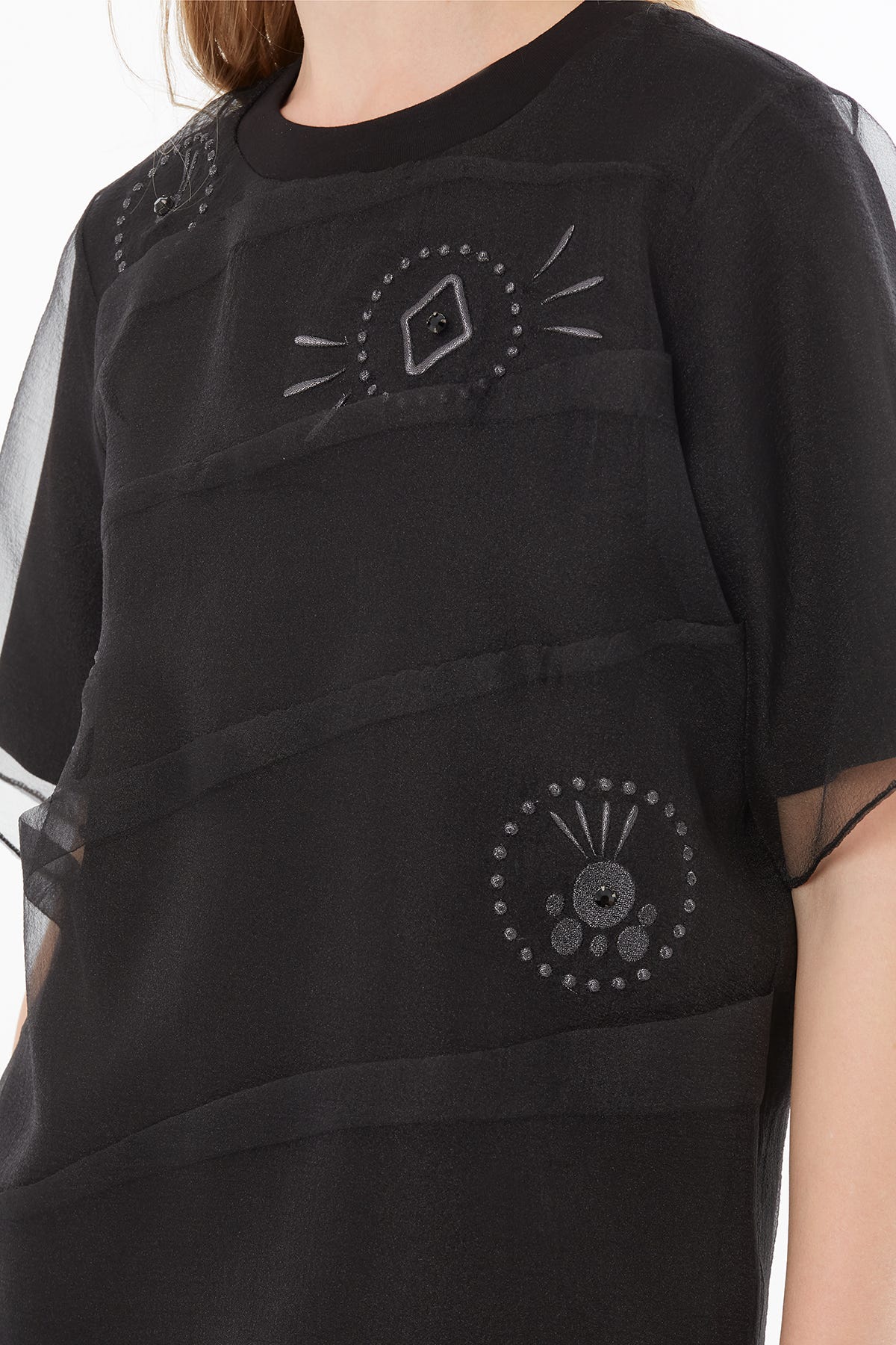 Transparan Detaylı Nakışlı İşlemeli  Bluz