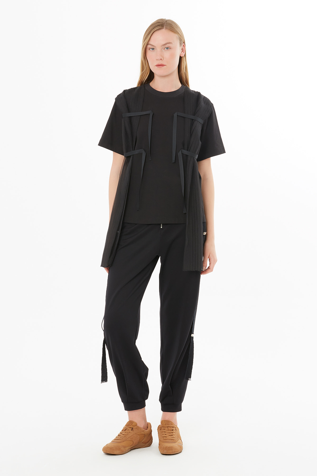 Transparan Pilise Detaylı T-shirt