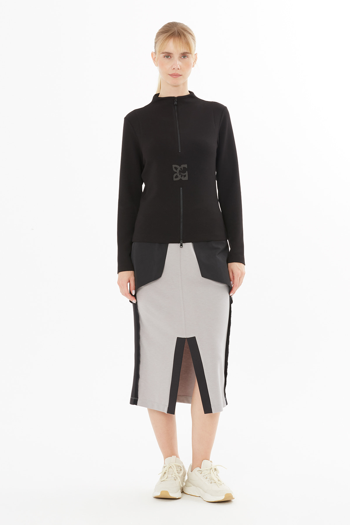 Yakası Fermuarlı G Logo Baskılı T-Shirt